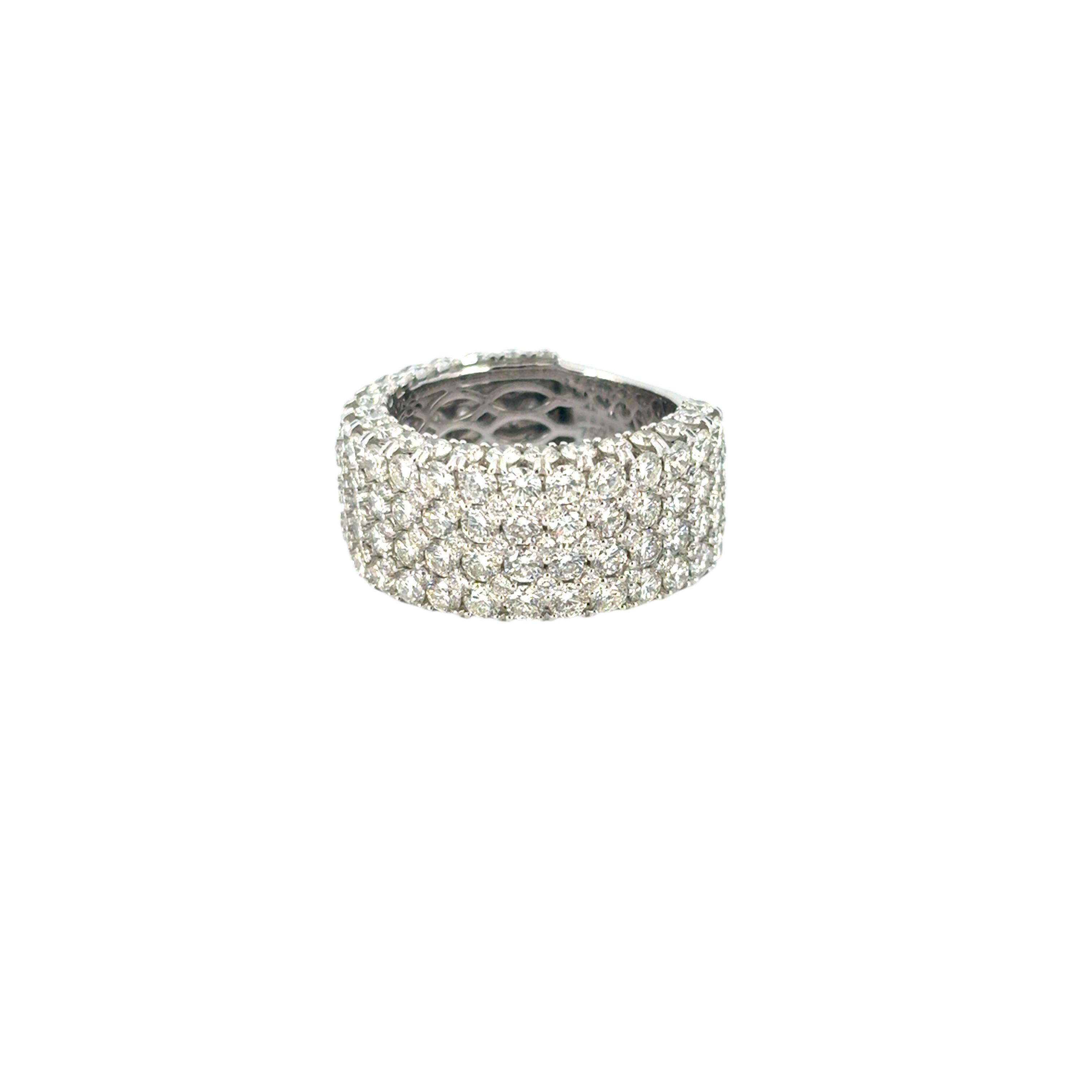 Bague large en or blanc 18 carats avec pavé de diamants naturels ronds brillants de 7,05 carats en vente 4