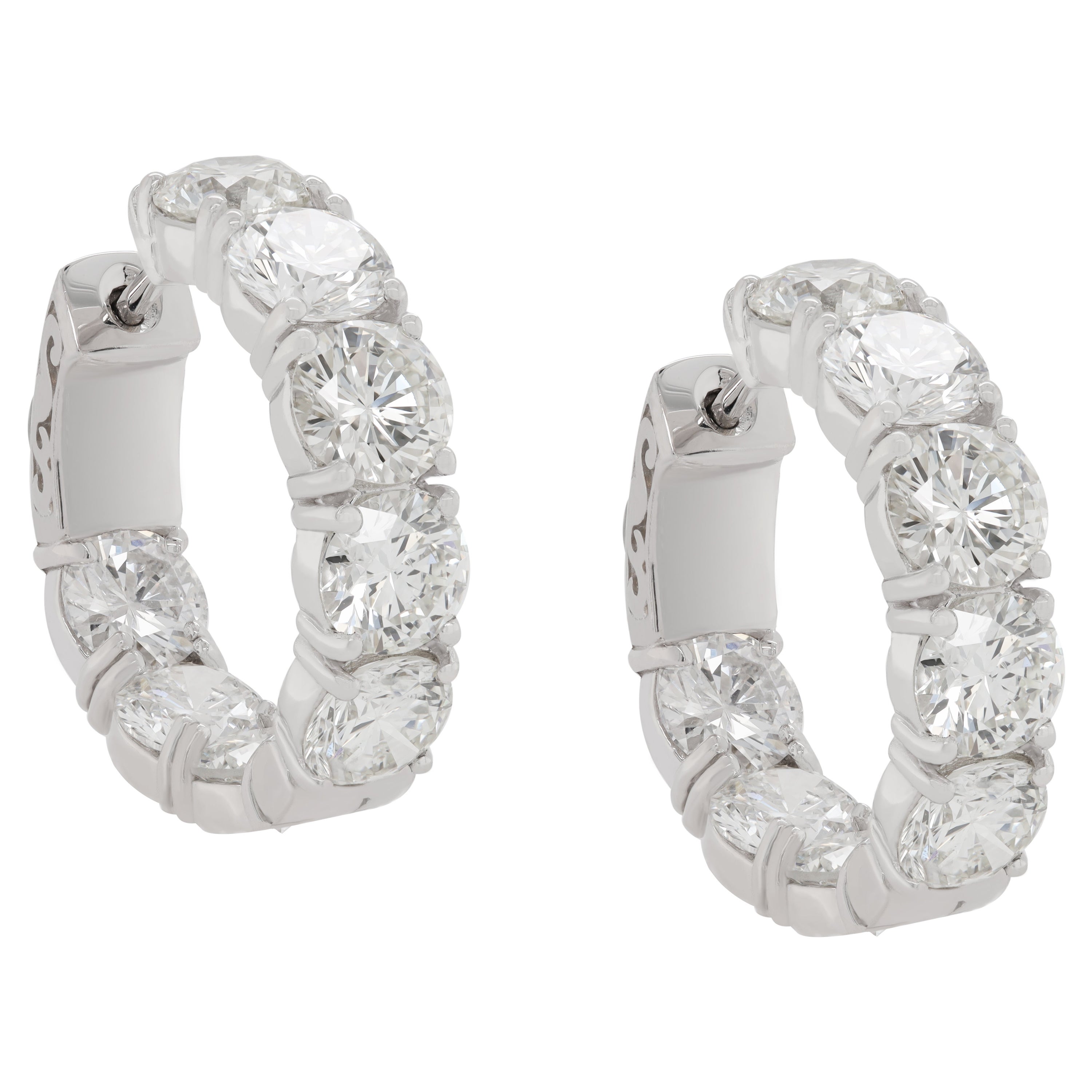 Créoles en or blanc 18 carats avec diamants de 7,10 carats et 0,40 carat chacun en vente