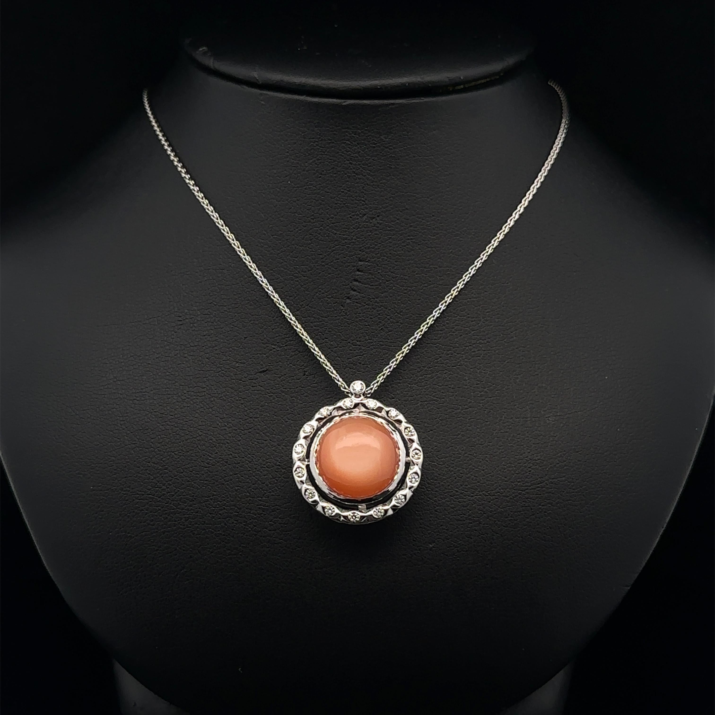 18k White gold 7.29ct Peach Orange Moonstone w/ Diamond Halo Pendant Necklace For Sale 5