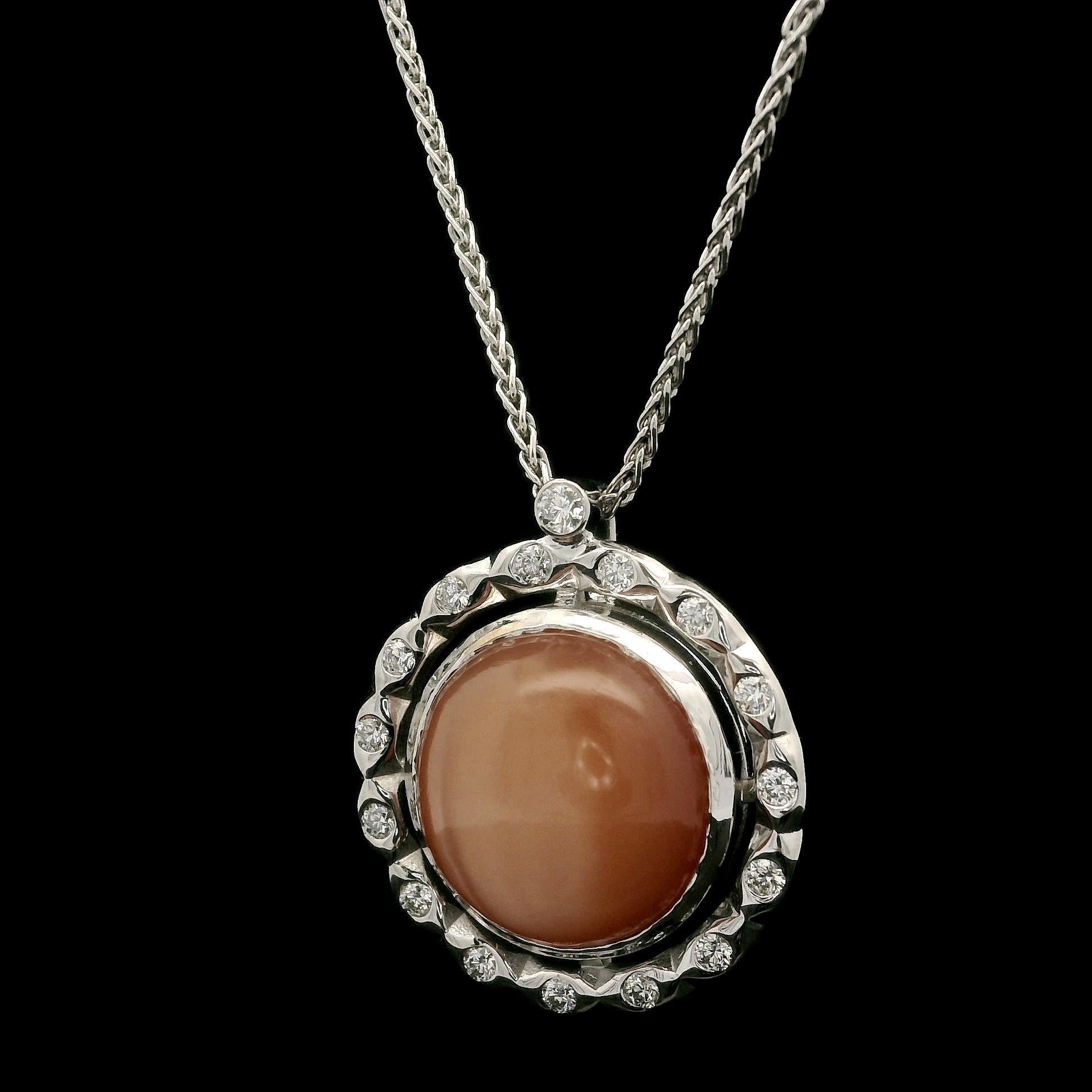 Women's 18k White gold 7.29ct Peach Orange Moonstone w/ Diamond Halo Pendant Necklace For Sale