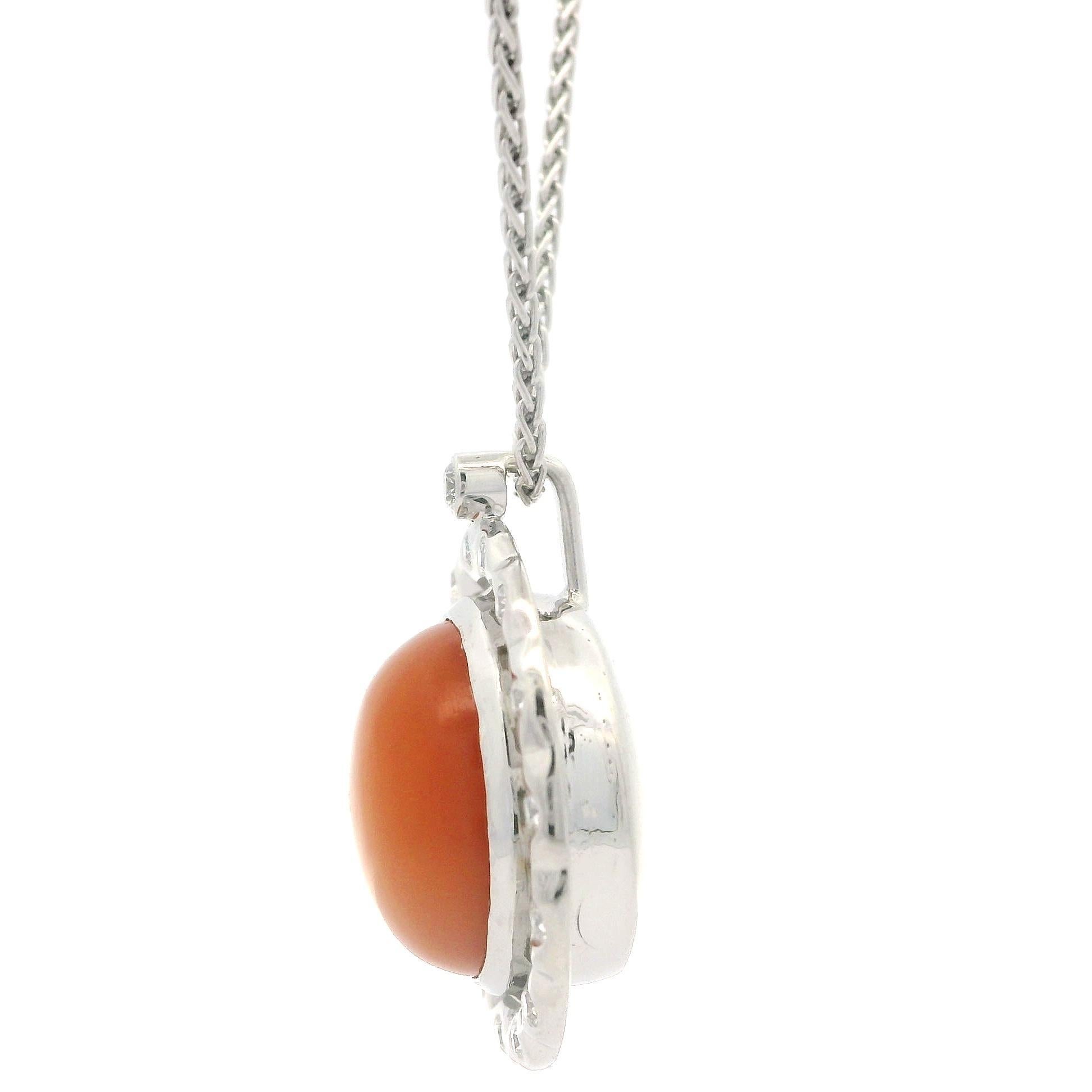 18k White gold 7.29ct Peach Orange Moonstone w/ Diamond Halo Pendant Necklace For Sale 2