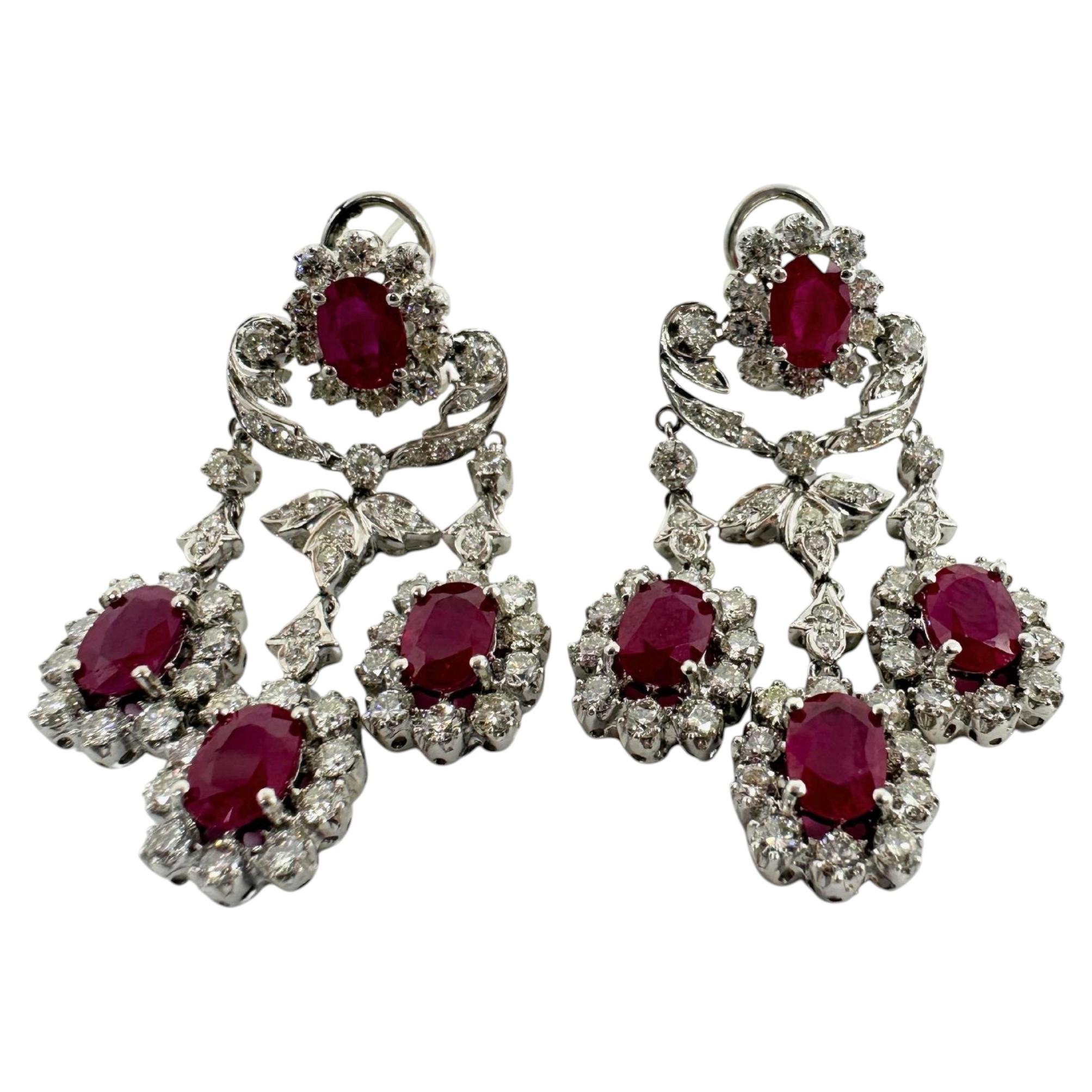 18K Weißgold 7,88 Karat Ovalschliff Rubin und Diamant Tropfen Ohrringe im Angebot