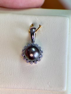 18K White Gold 7.8mm Peacock Green Tahiti Pearl & 0.24ct Diamond Halo Pendant