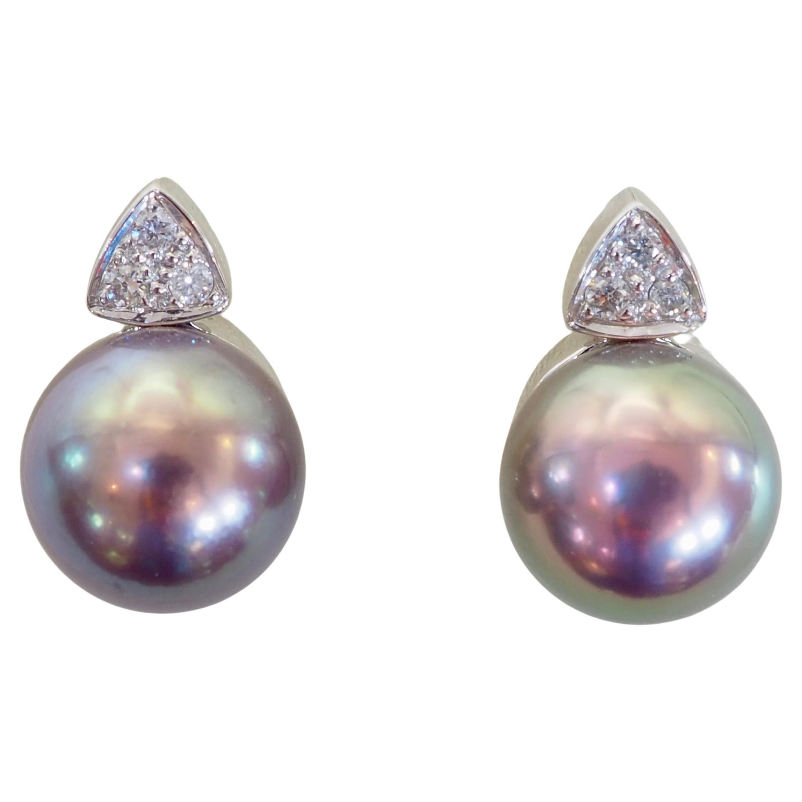 Orecchini in oro bianco 18 carati con perle Peacock Tahiti da 8 mm e diamanti da 0,06 carati in vendita