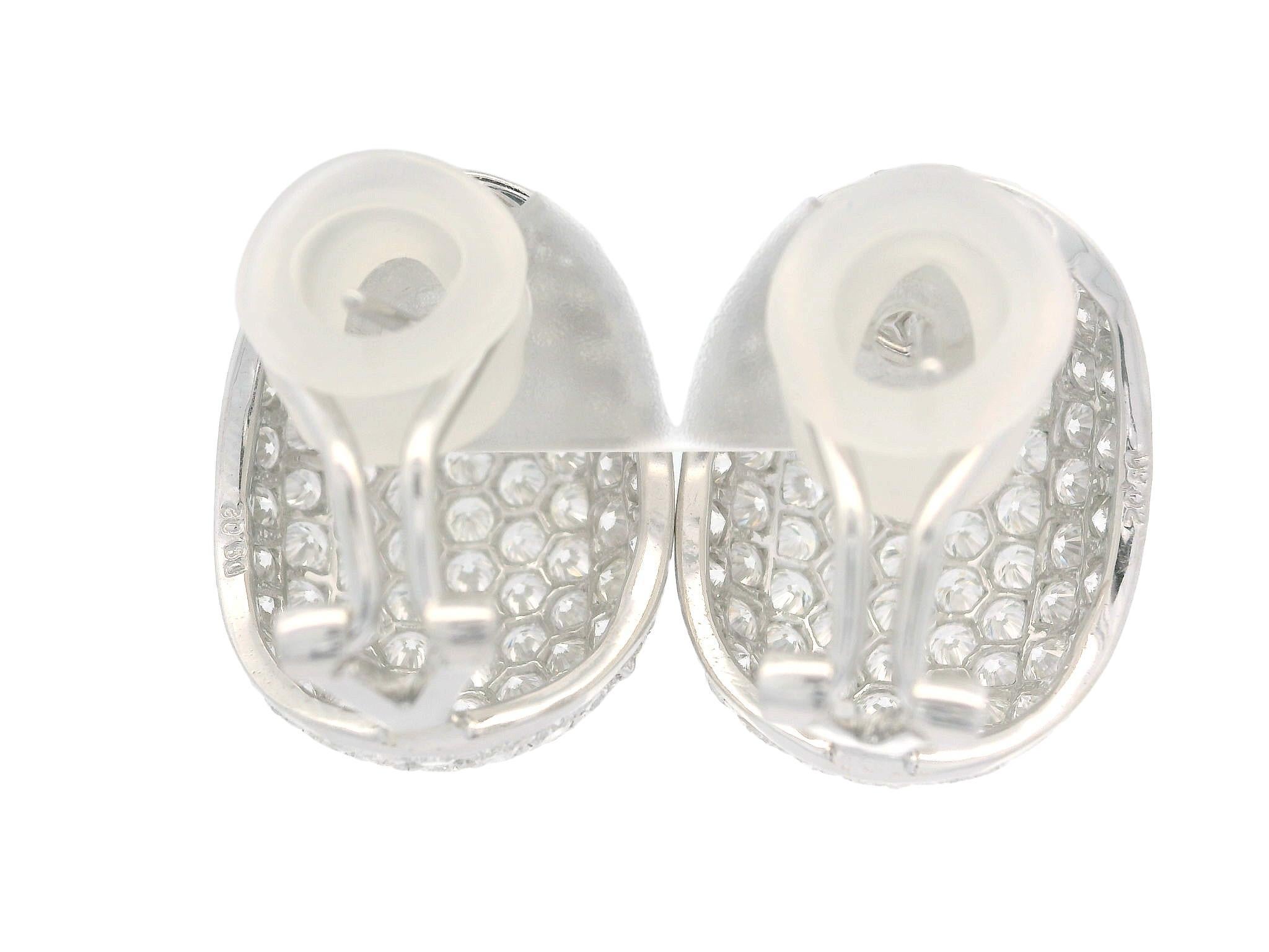 Boucles d'oreilles Omega en or blanc 18k 9.02ctw Pave Set Fiery Diamond Covered Domed Cuff en vente 2