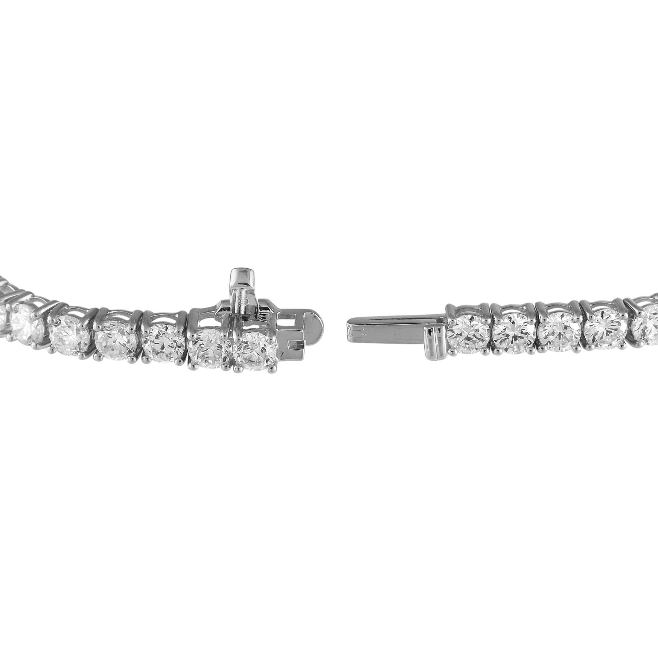 Round Cut 18K White Gold 9.03ct Diamond Tennis Bracelet For Sale