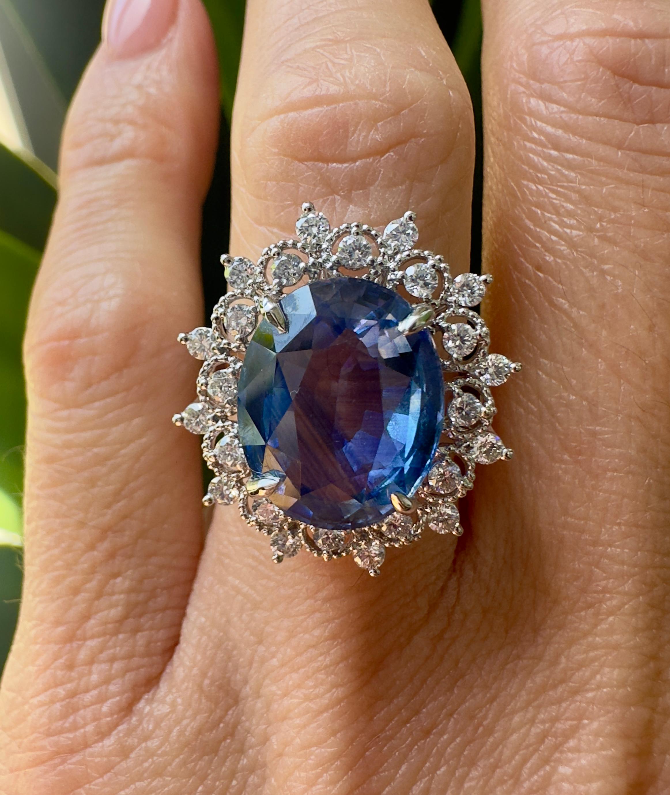 9.27 Carat GIA Certified Sri Lanka Sapphire in 18k White Gold and Diamond Ring In New Condition For Sale In Houston, TX