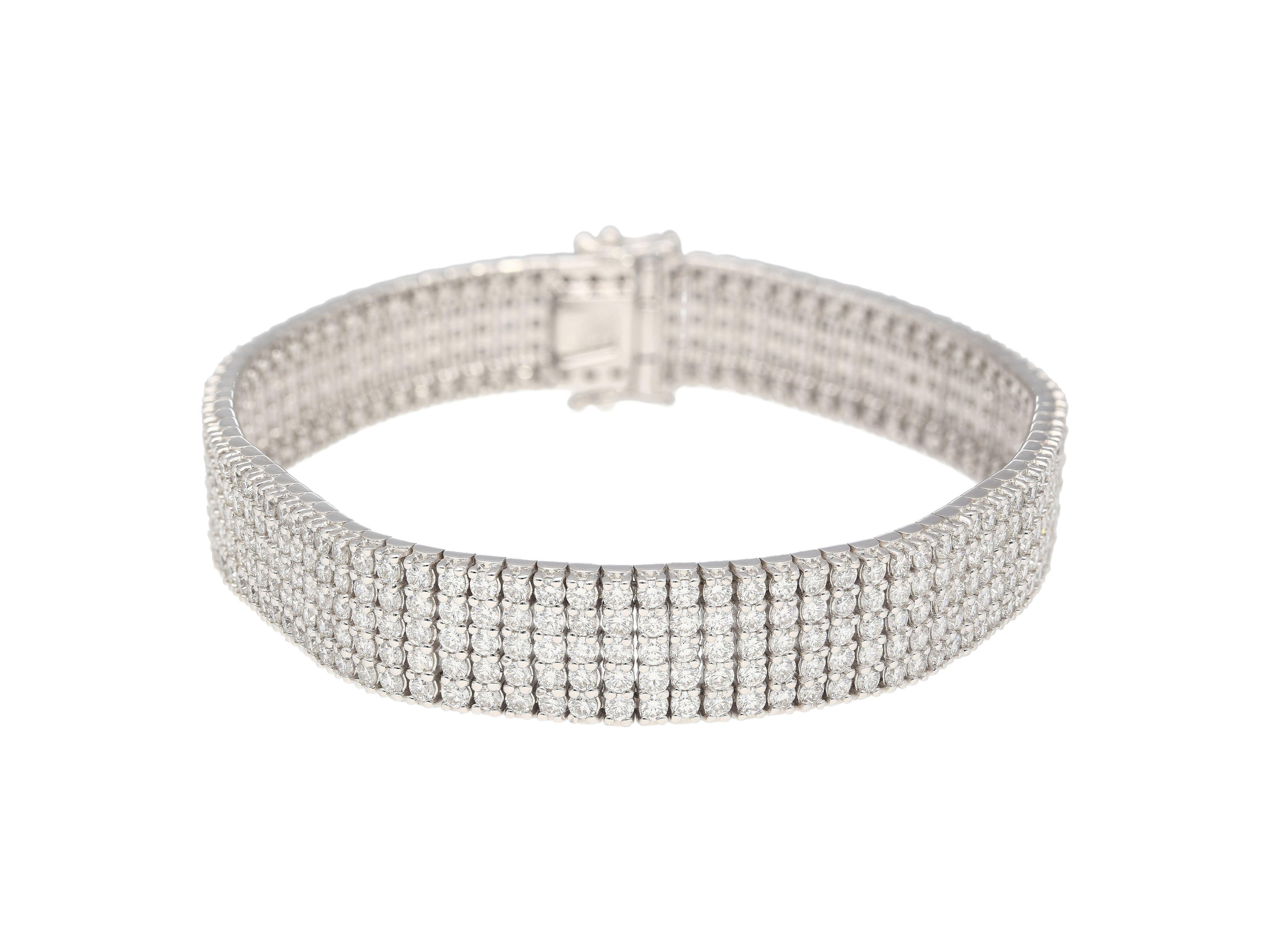 18k White Gold 9.32 Carat Natural Diamond 5-Row Tennis Bracelet For Sale 2