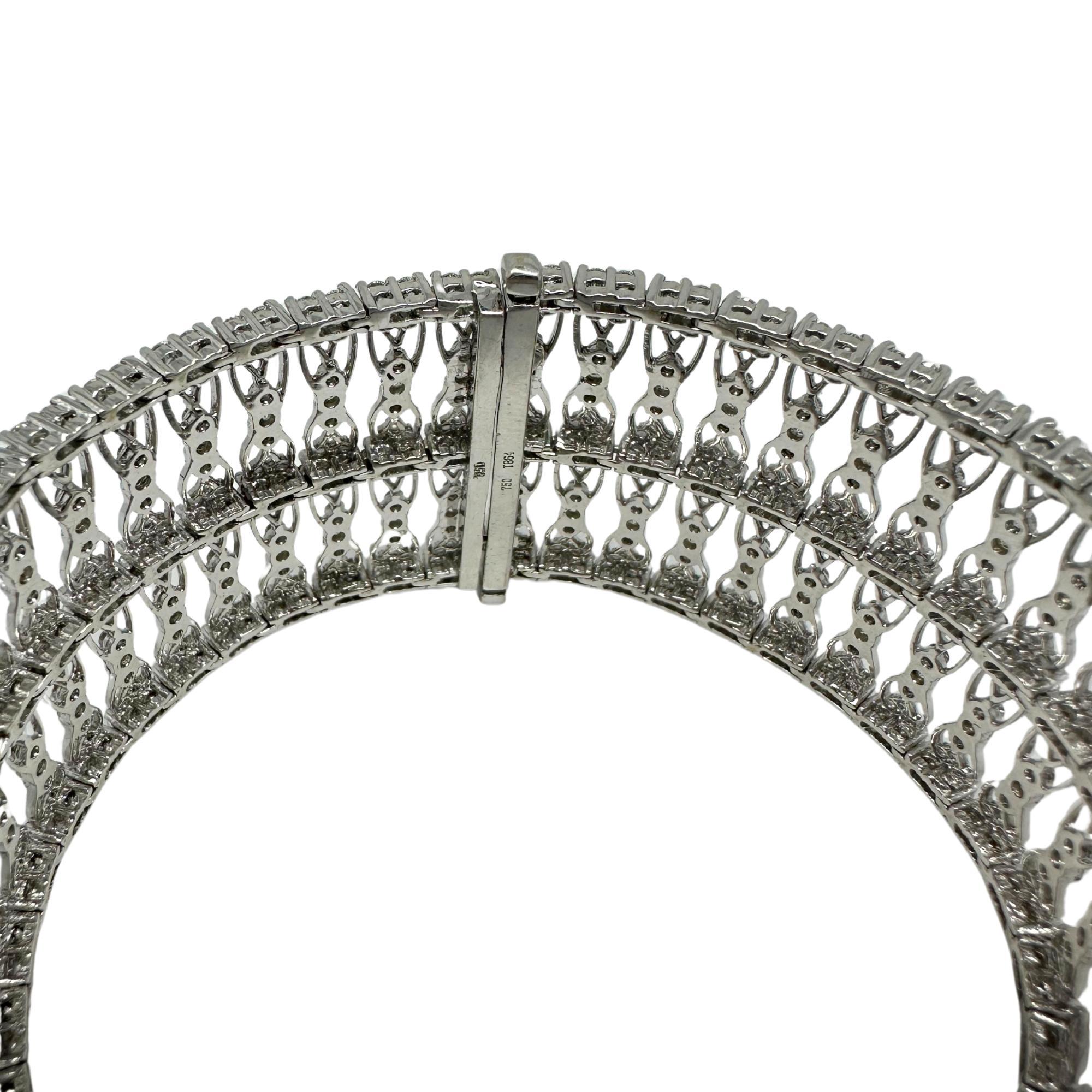 18K White Gold 9.48 Carat Diamond Bracelet - 7 inches In Good Condition For Sale In New York, NY