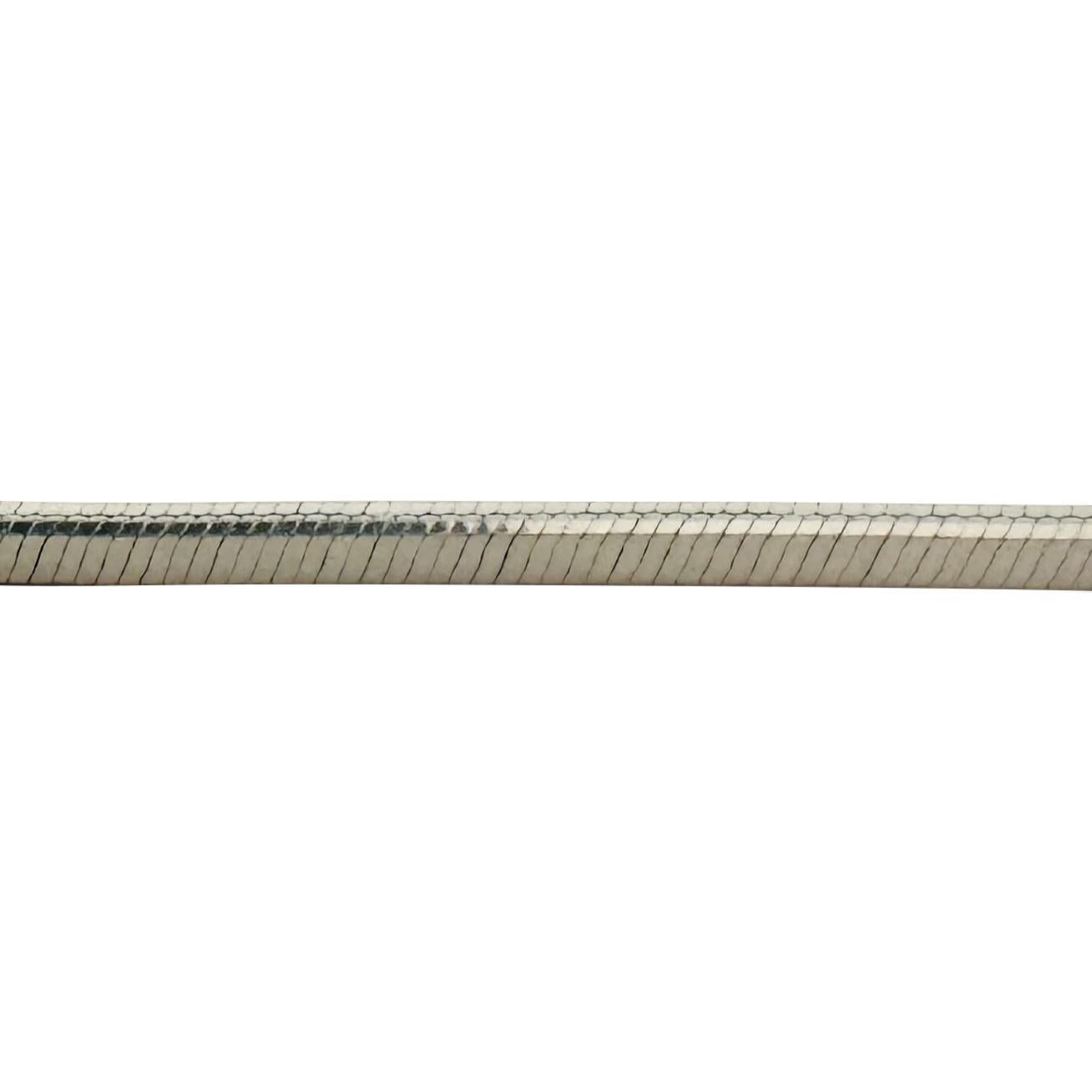 18 Karat Weißgold 9,4 g massive 1,5 mm quadratische Schlangen-Gliederhalskette Italien 18