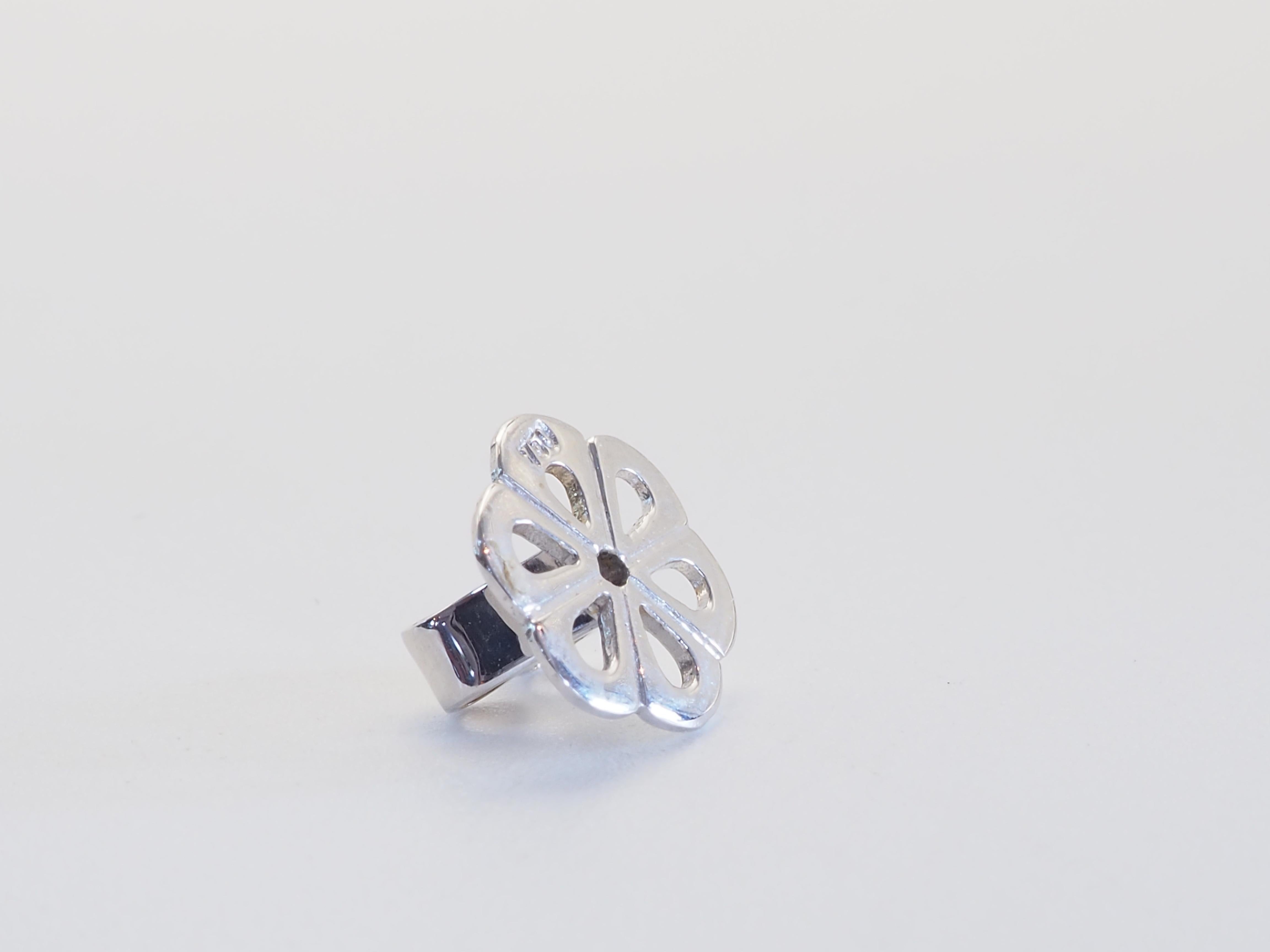 18K Weißgold 9,7mm weiße Südseeperle & 0,38ct Diamant Ohrringe für Damen oder Herren im Angebot