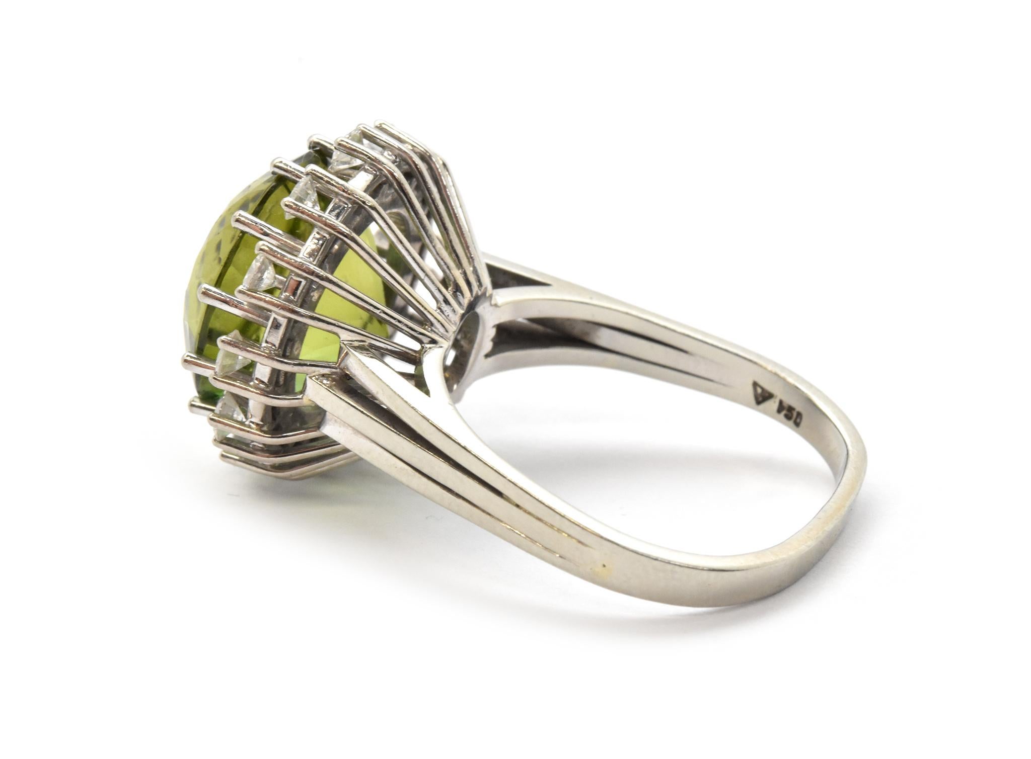 18k White Gold 9.87ct Green Tourmaline & 0.60cttw Diamond Cocktail Ring In New Condition For Sale In Scottsdale, AZ