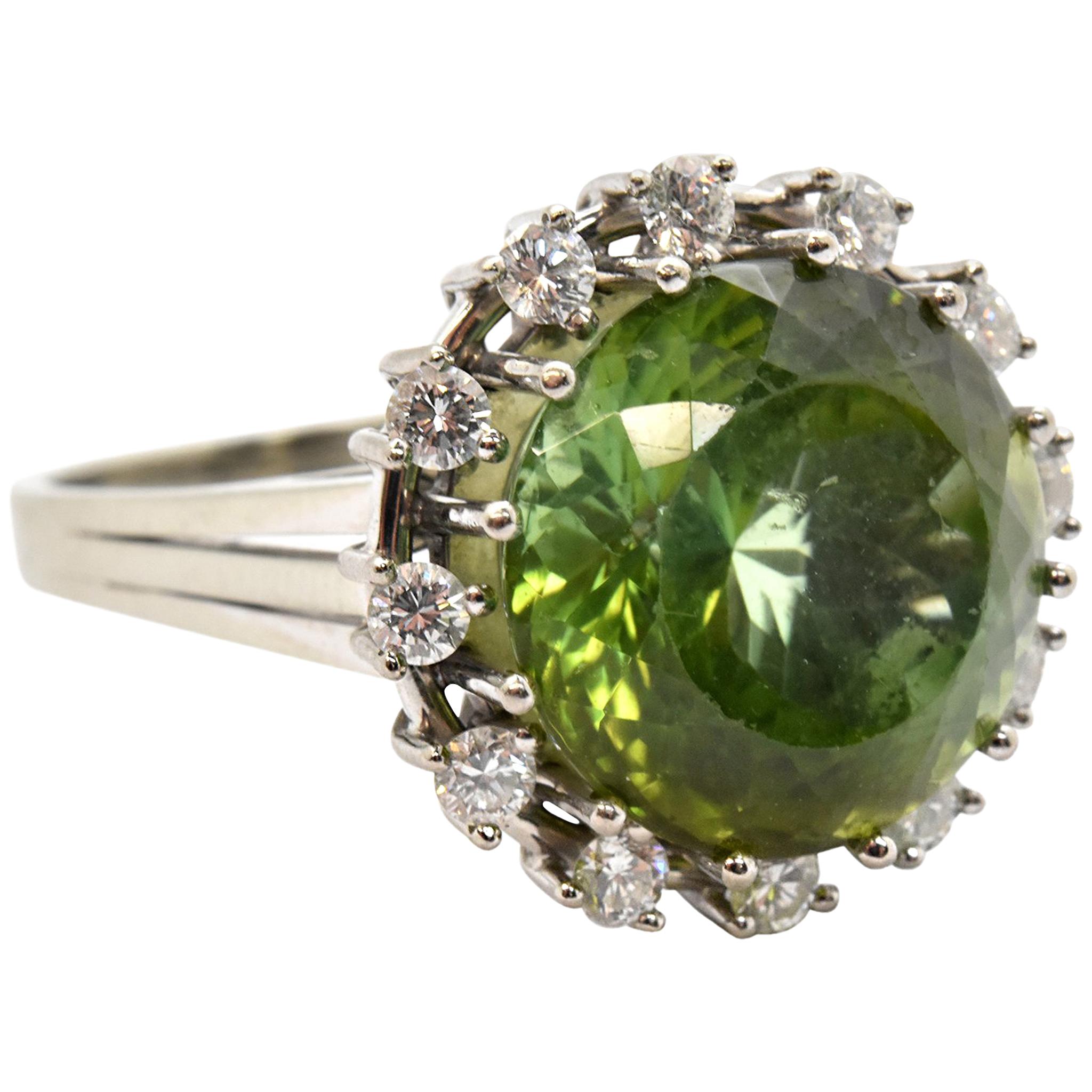 18k White Gold 9.87ct Green Tourmaline & 0.60cttw Diamond Cocktail Ring For Sale