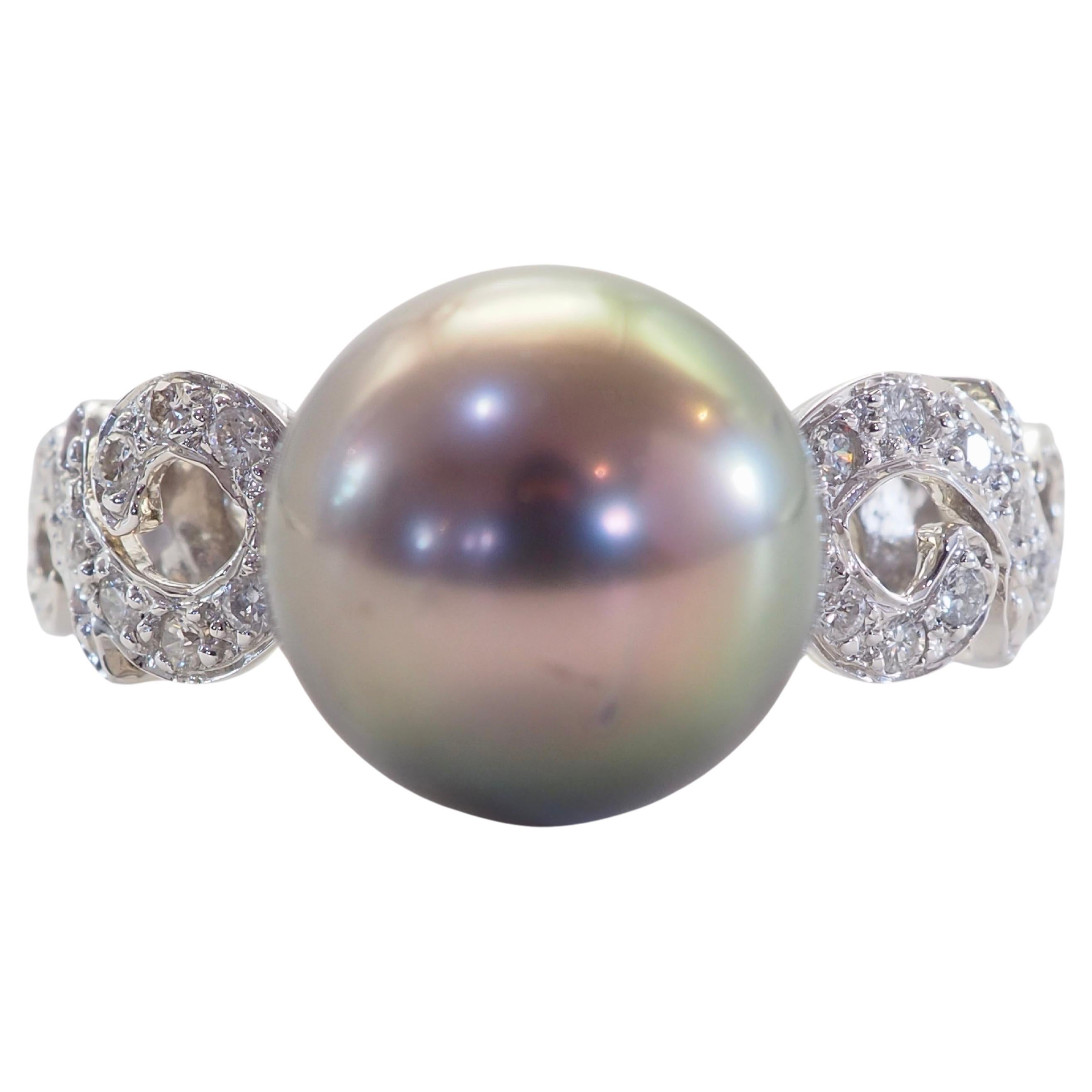 Anello da cocktail con gambo a spirale in oro bianco 18 carati e perle di Tahiti da 9 mm e 0,16 carati di diamanti in vendita