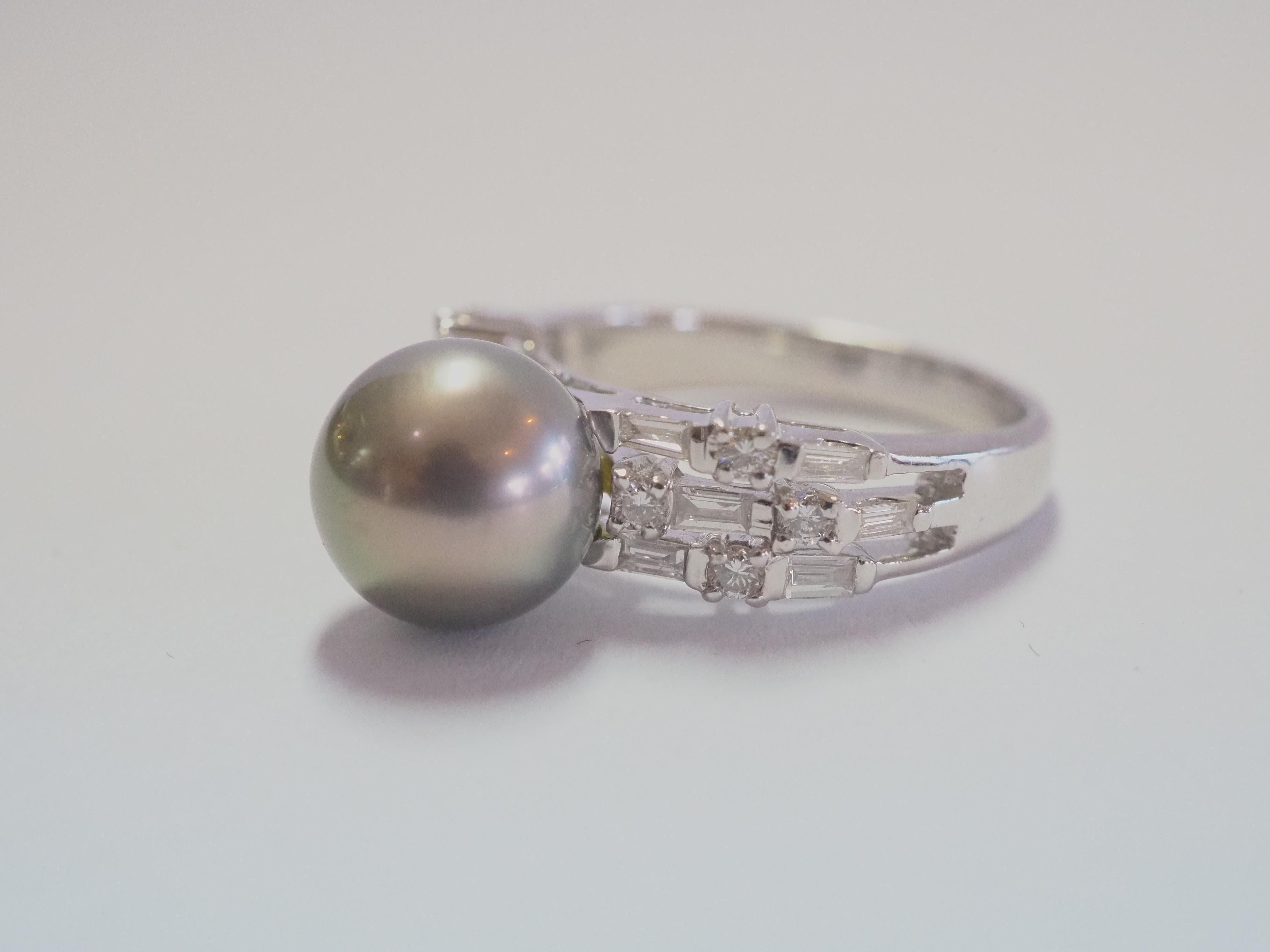 Round Cut 18K White Gold 9mm Tahiti Pearl & 0.40ct Diamonds Cocktail Ring For Sale