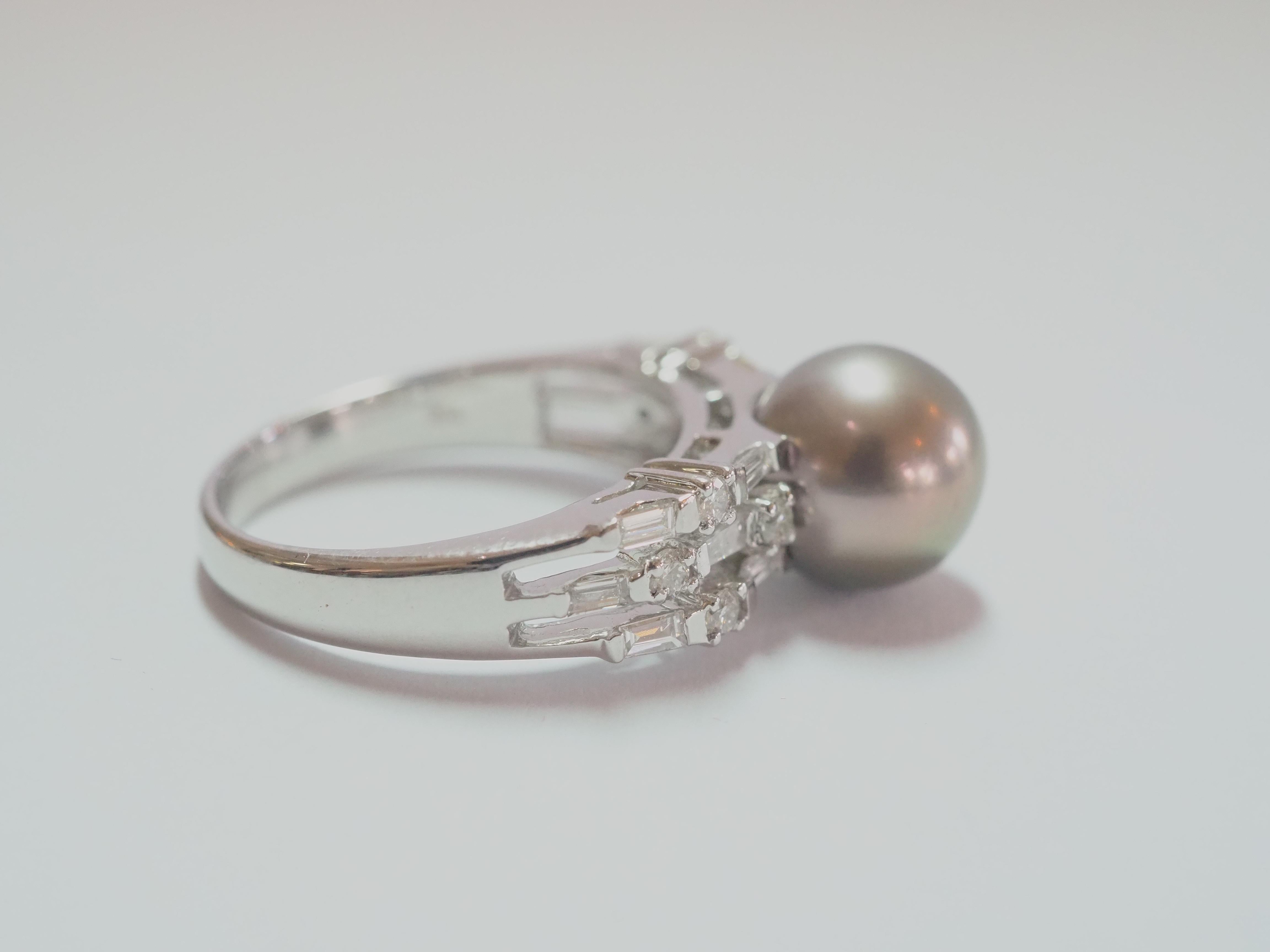 Anello in oro bianco 18 carati con perle di Tahiti da 9 mm e diamanti da 0,40 carati In condizioni Nuovo in vendita a เกาะสมุย, TH