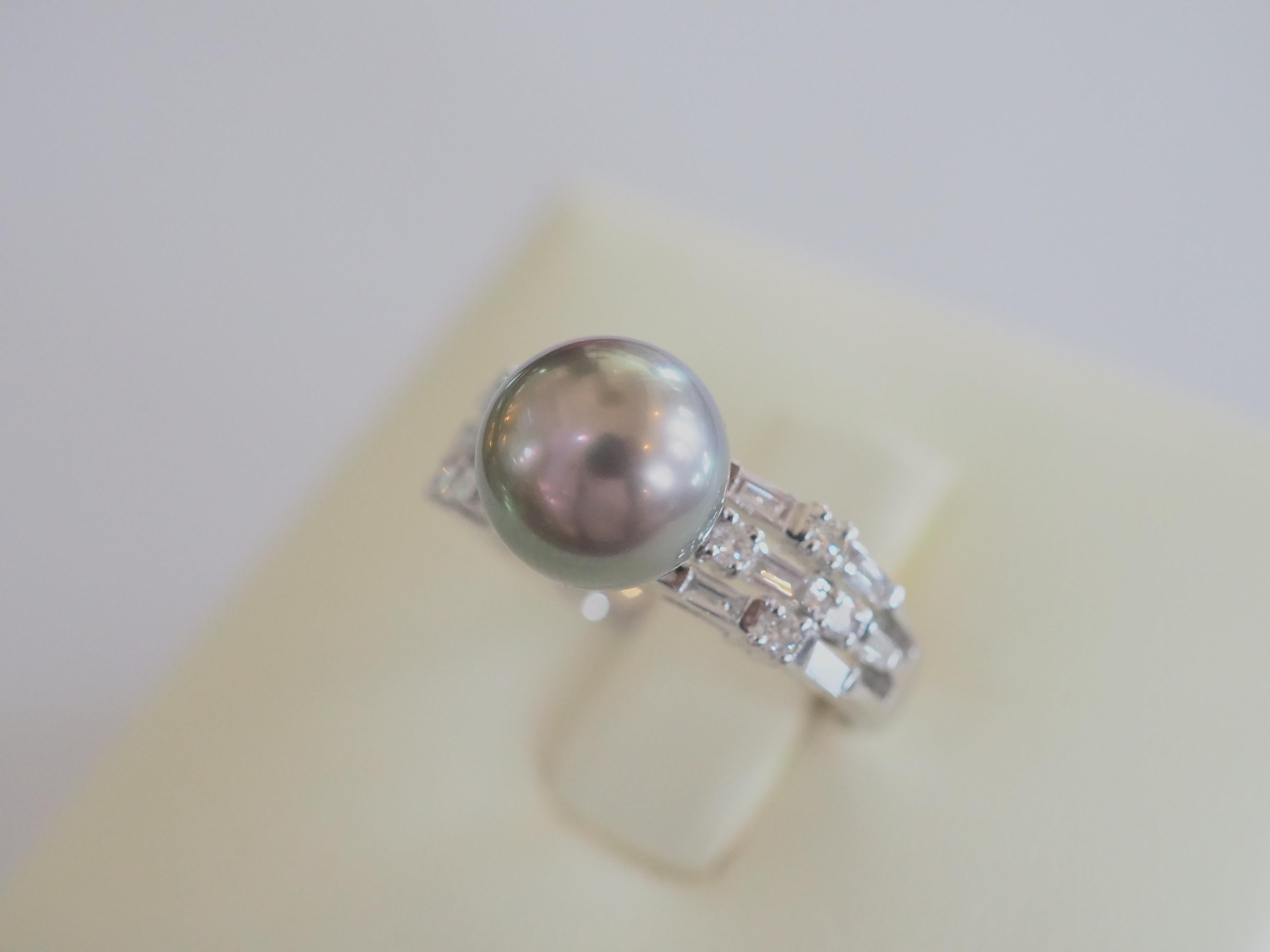 Donna Anello in oro bianco 18 carati con perle di Tahiti da 9 mm e diamanti da 0,40 carati in vendita