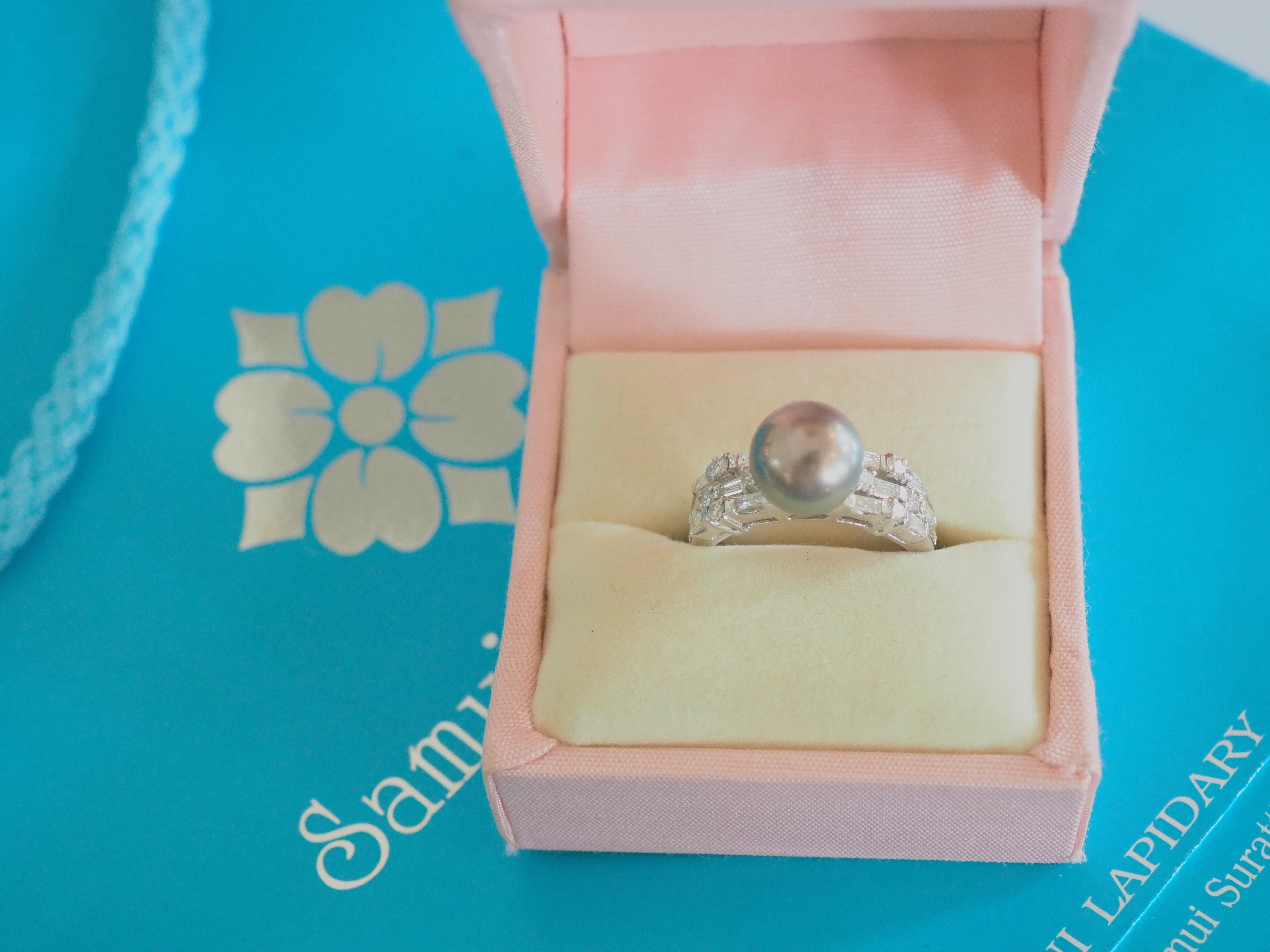 Anello in oro bianco 18 carati con perle di Tahiti da 9 mm e diamanti da 0,40 carati in vendita 4