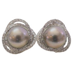 Boucles d'oreilles en or blanc 18 carats, perles de Tahiti de 9 mm et diamants ronds de 0,65 carat