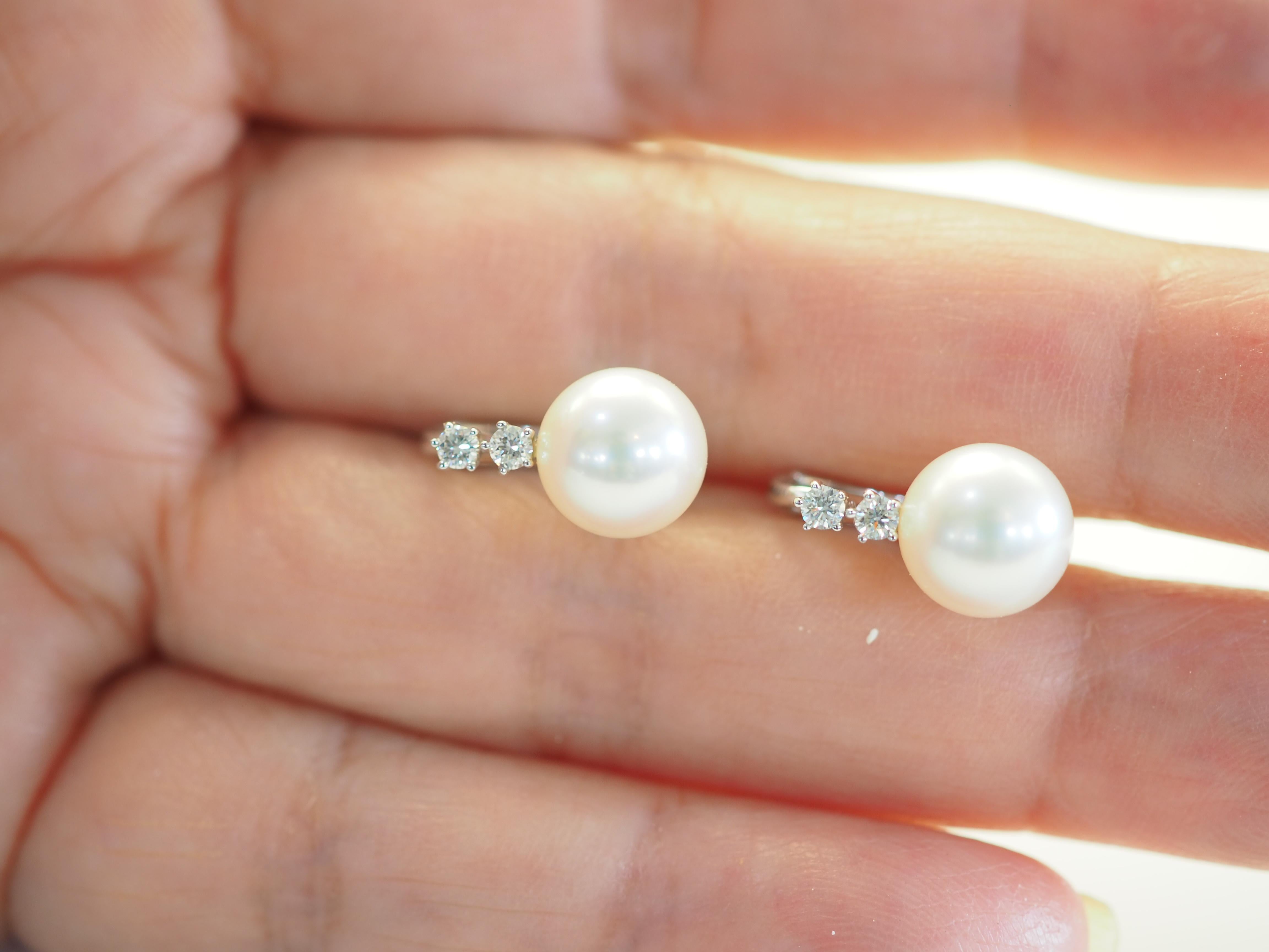 Boucles d'oreilles clips en or blanc 18 carats perle des mers du sud de 9 mm et diamant de 0,18 carats Neuf - En vente à เกาะสมุย, TH