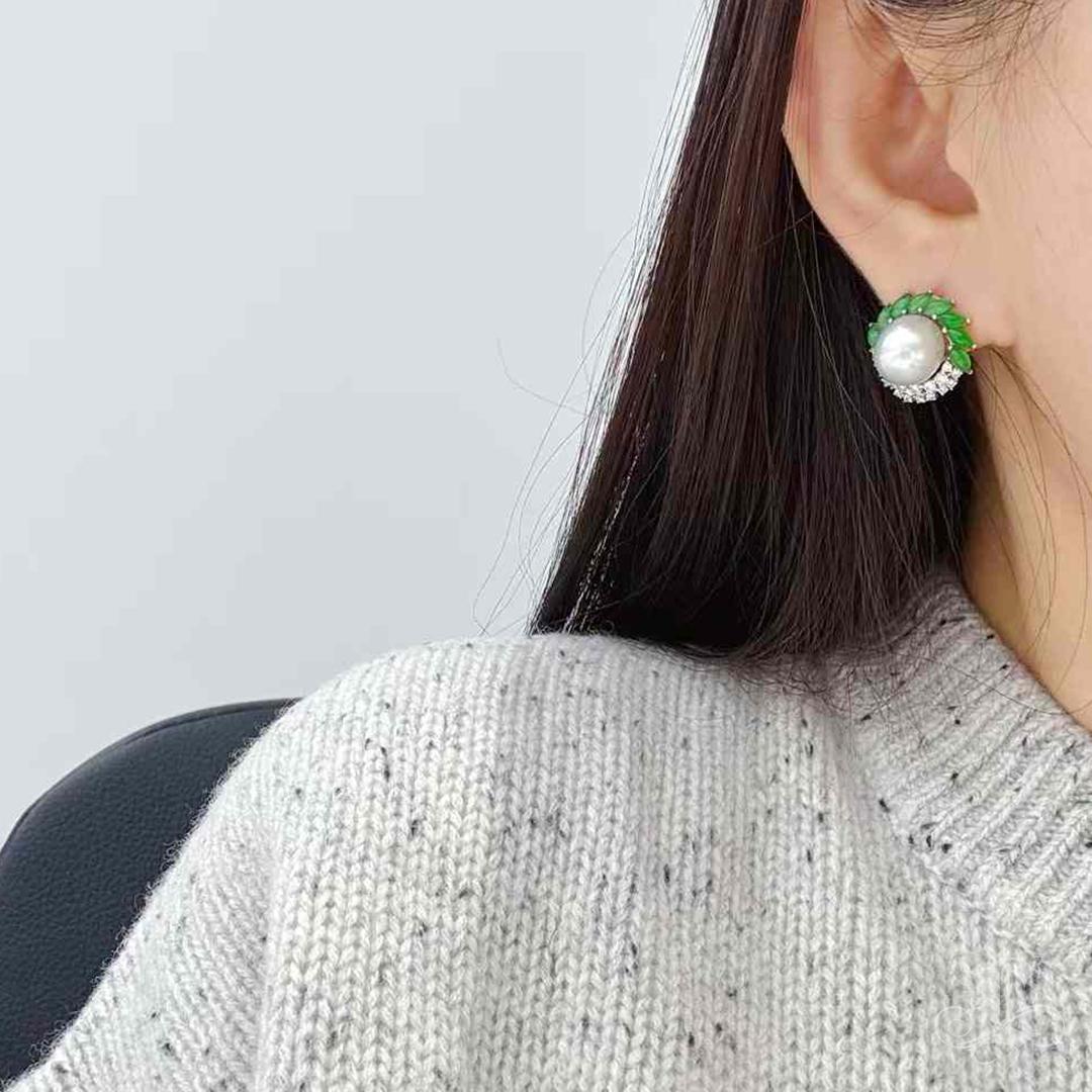 Uncut 【Jādora】Imperial Leaf Halo Jadeite & South Sea Pearl Earrings