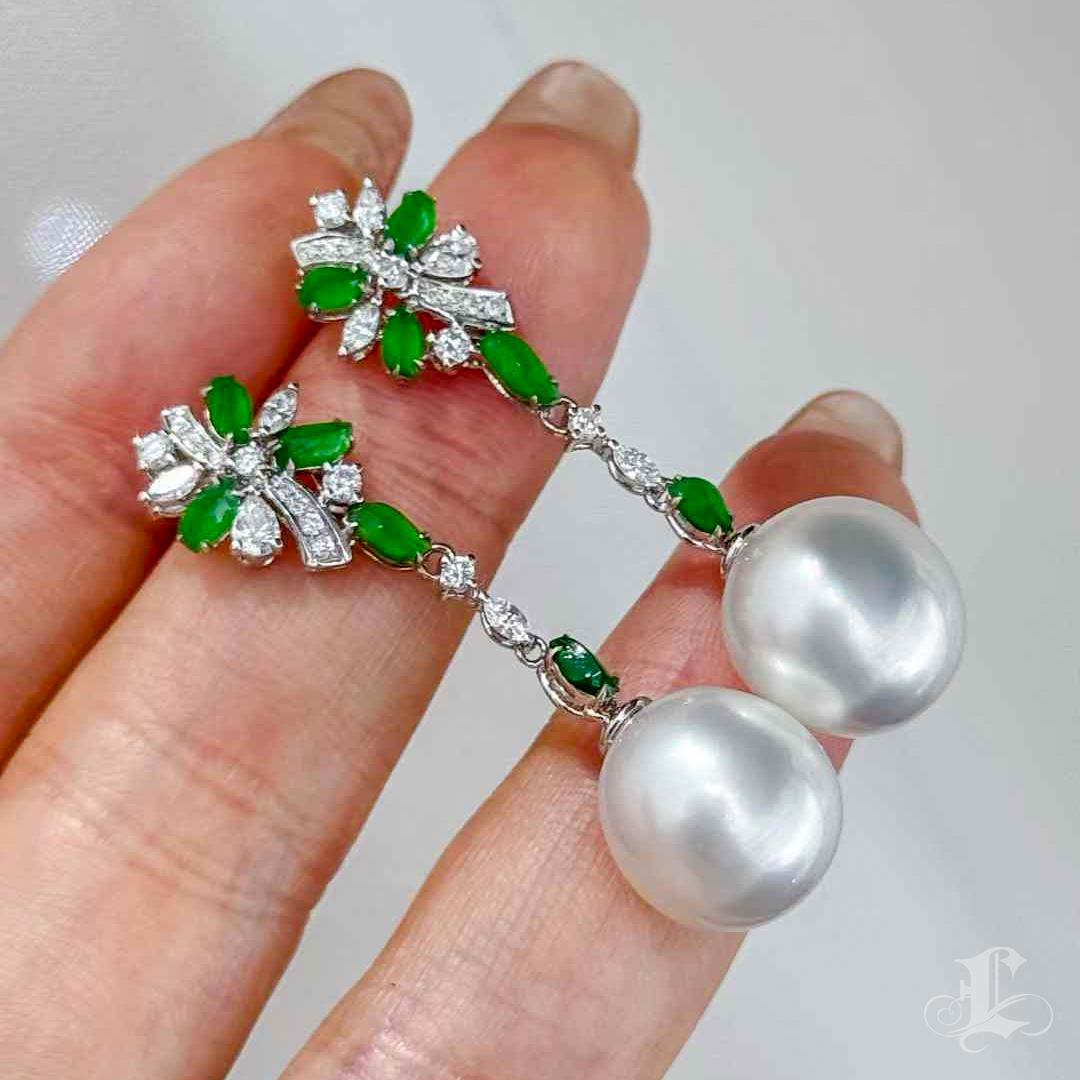 【Vine Symphony】Willow Bloom Jadeite & South Sea Pearl Drop Earrings In New Condition For Sale In New York, NY