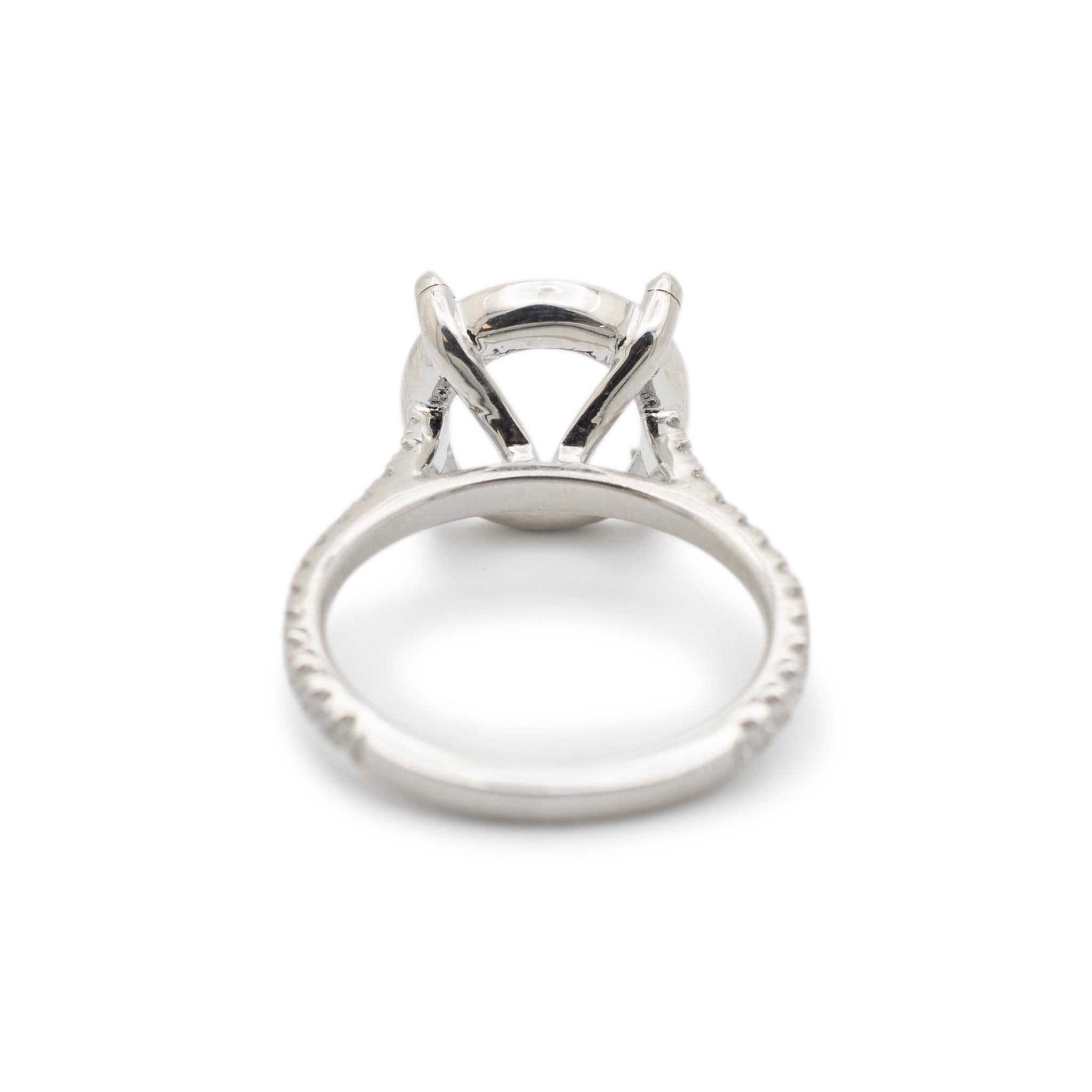 Women's 18K White Gold Accented Diamond Round Semi Mount Engagement Ring For Sale