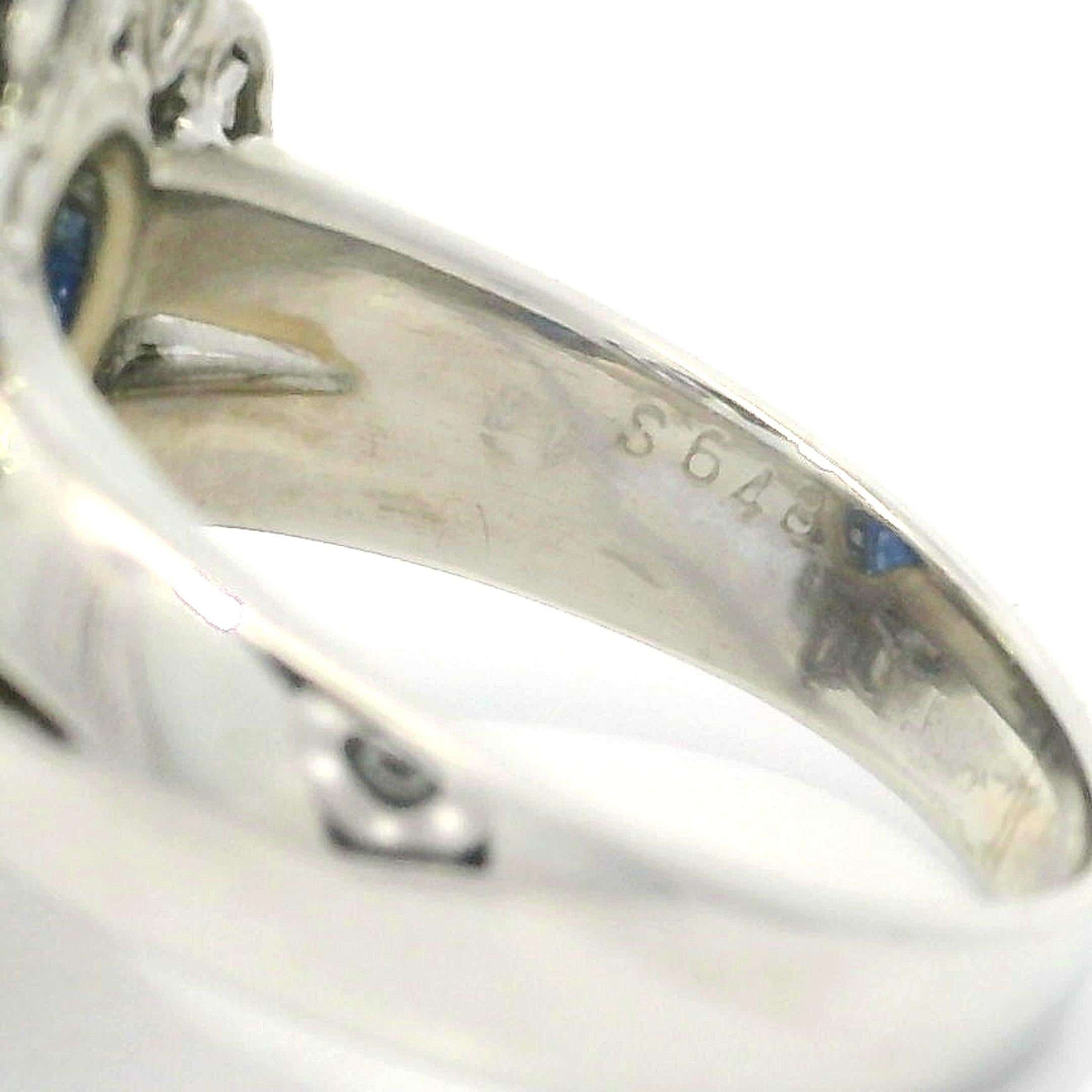 Taille ovale Bague en or blanc 18k AGL 9.57ctw Oval Royal Blue Sapphire w/ Large Diamonds en vente