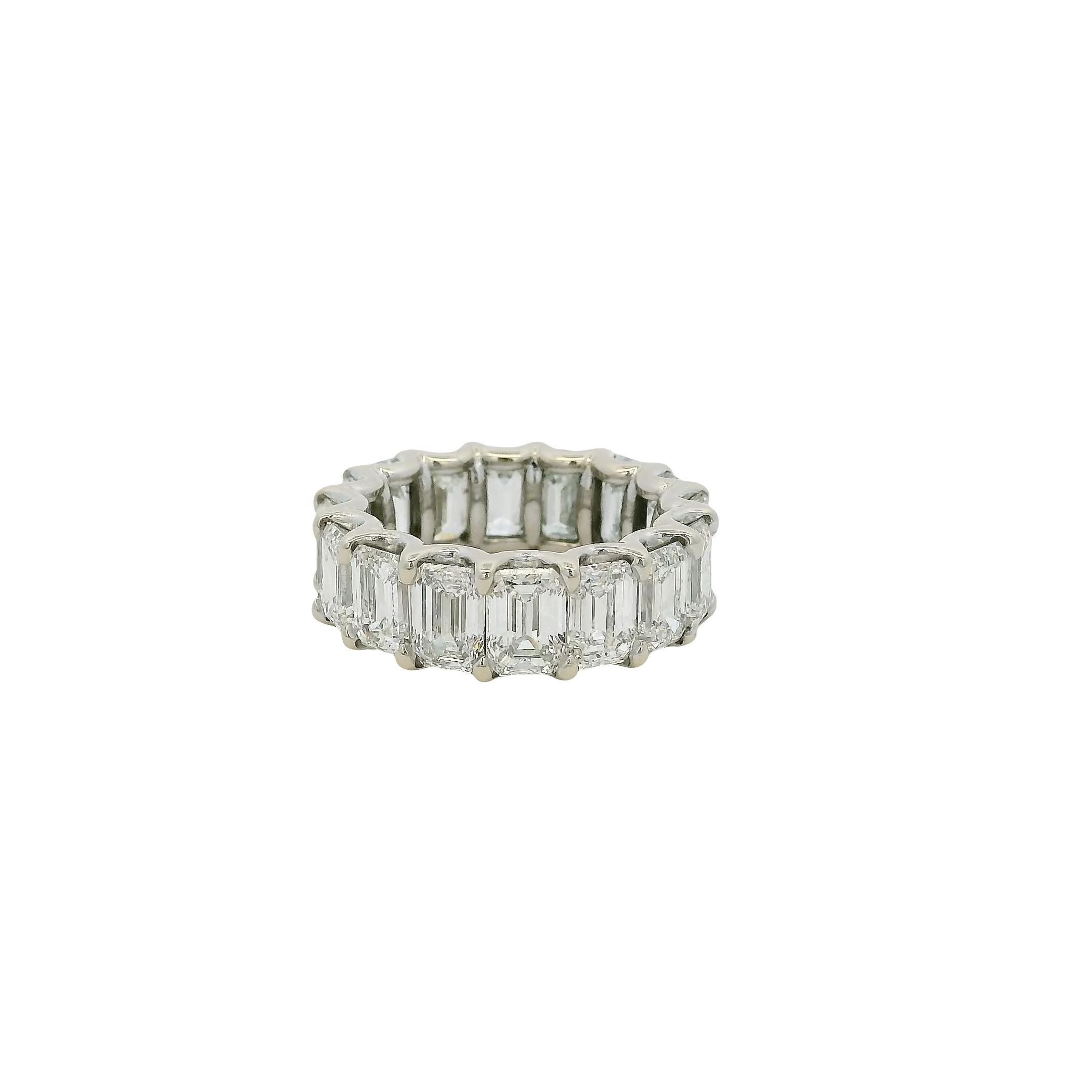 18k Weißgold alle GIA zertifiziert Smaragdschliff 9,82ctw Diamant Eternity Band (Moderne) im Angebot