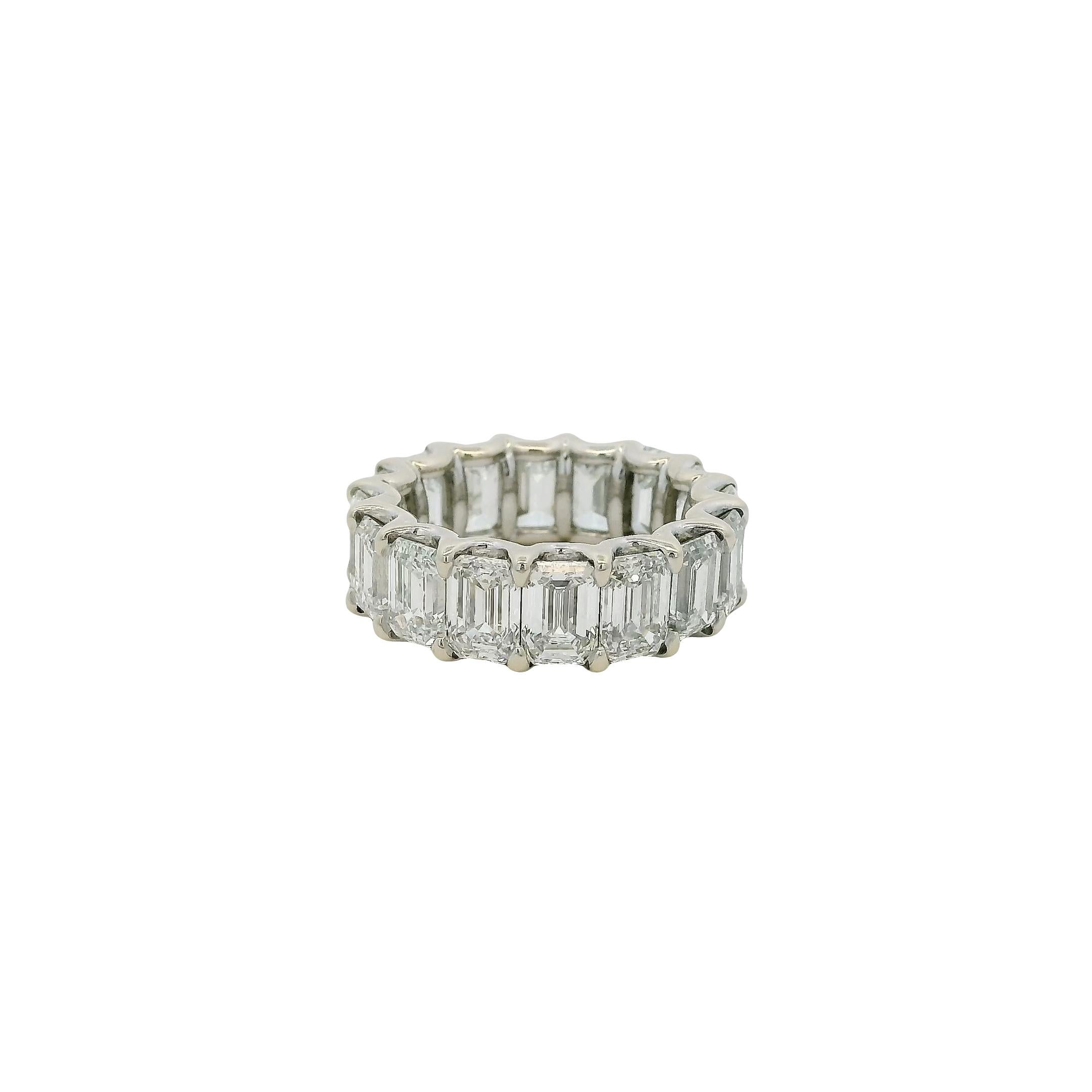 18k Weißgold alle GIA zertifiziert Smaragdschliff 9,82ctw Diamant Eternity Band im Zustand „Hervorragend“ im Angebot in Boca Raton, FL