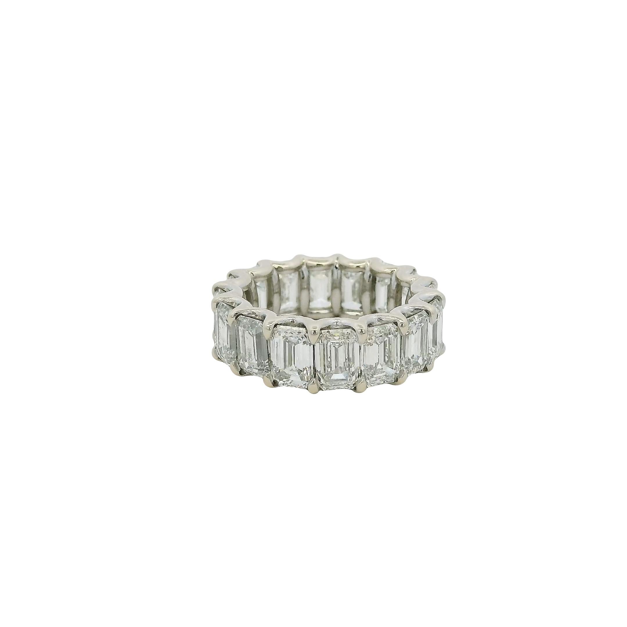 18k Weißgold alle GIA zertifiziert Smaragdschliff 9,82ctw Diamant Eternity Band Damen im Angebot