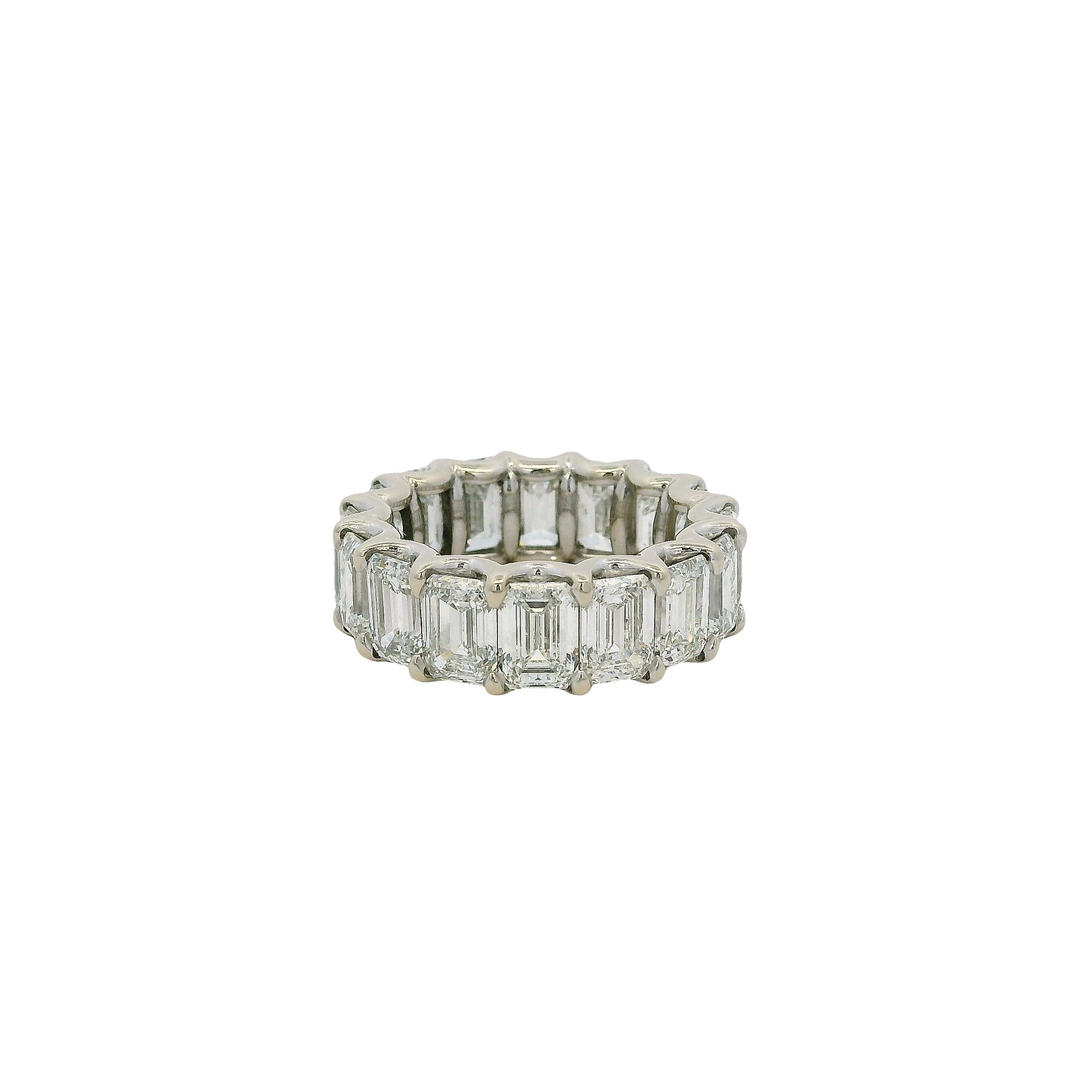 18k Weißgold alle GIA zertifiziert Smaragdschliff 9,82ctw Diamant Eternity Band im Angebot 1