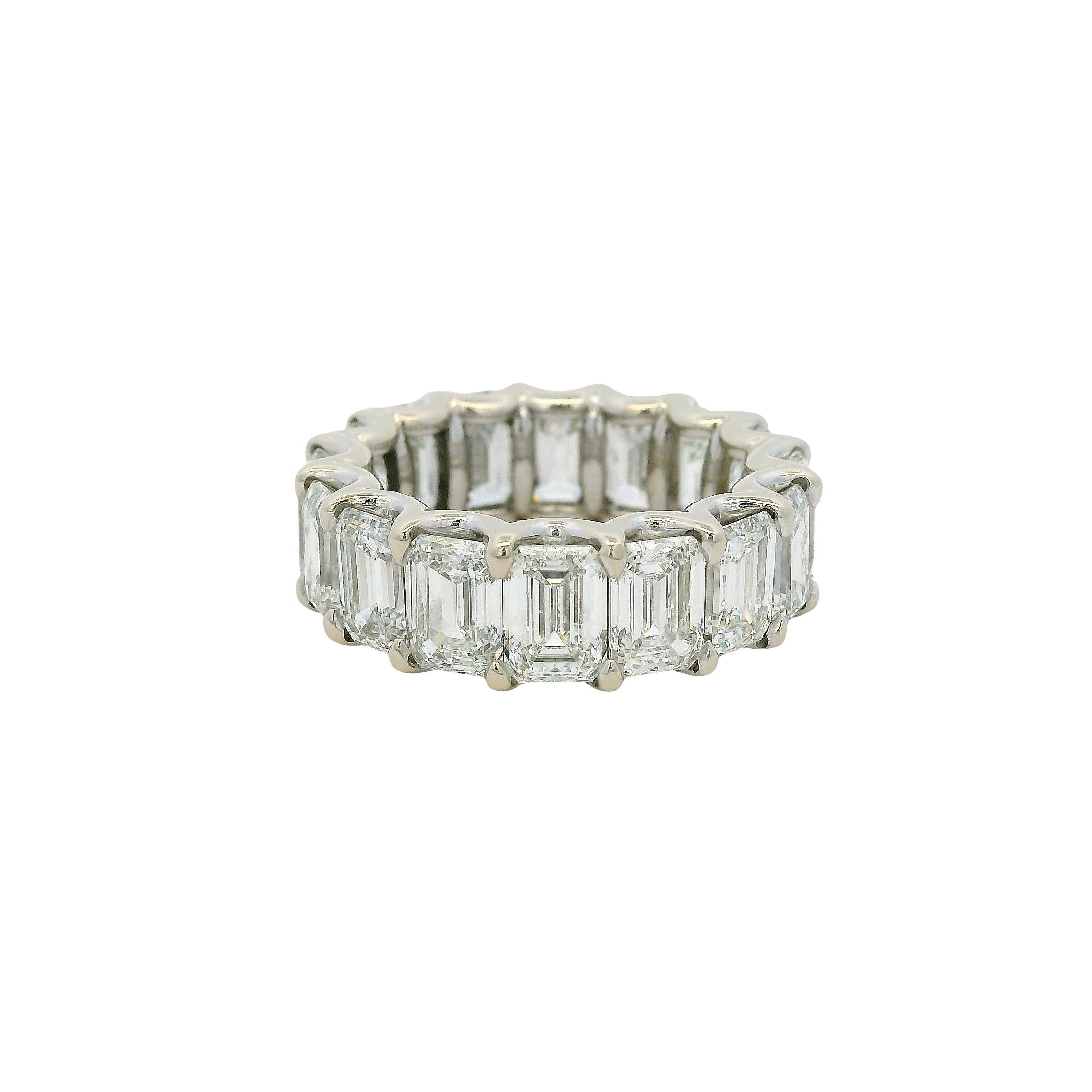 18k Weißgold alle GIA zertifiziert Smaragdschliff 9,82ctw Diamant Eternity Band im Angebot 2