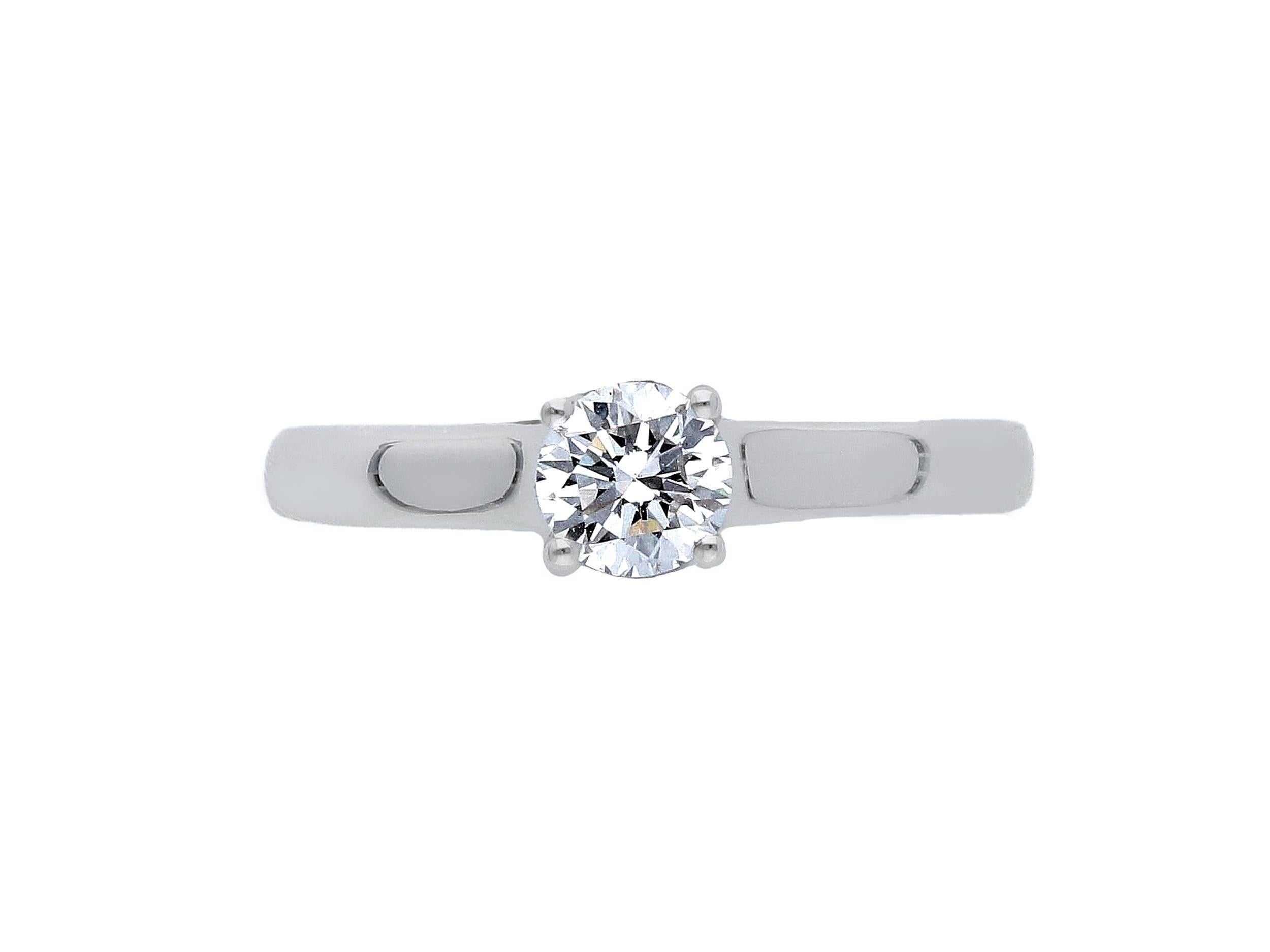 For Sale:  18K White Gold and 0.4 Carat Diamod Pradera Classic Four-Claws Ring 4