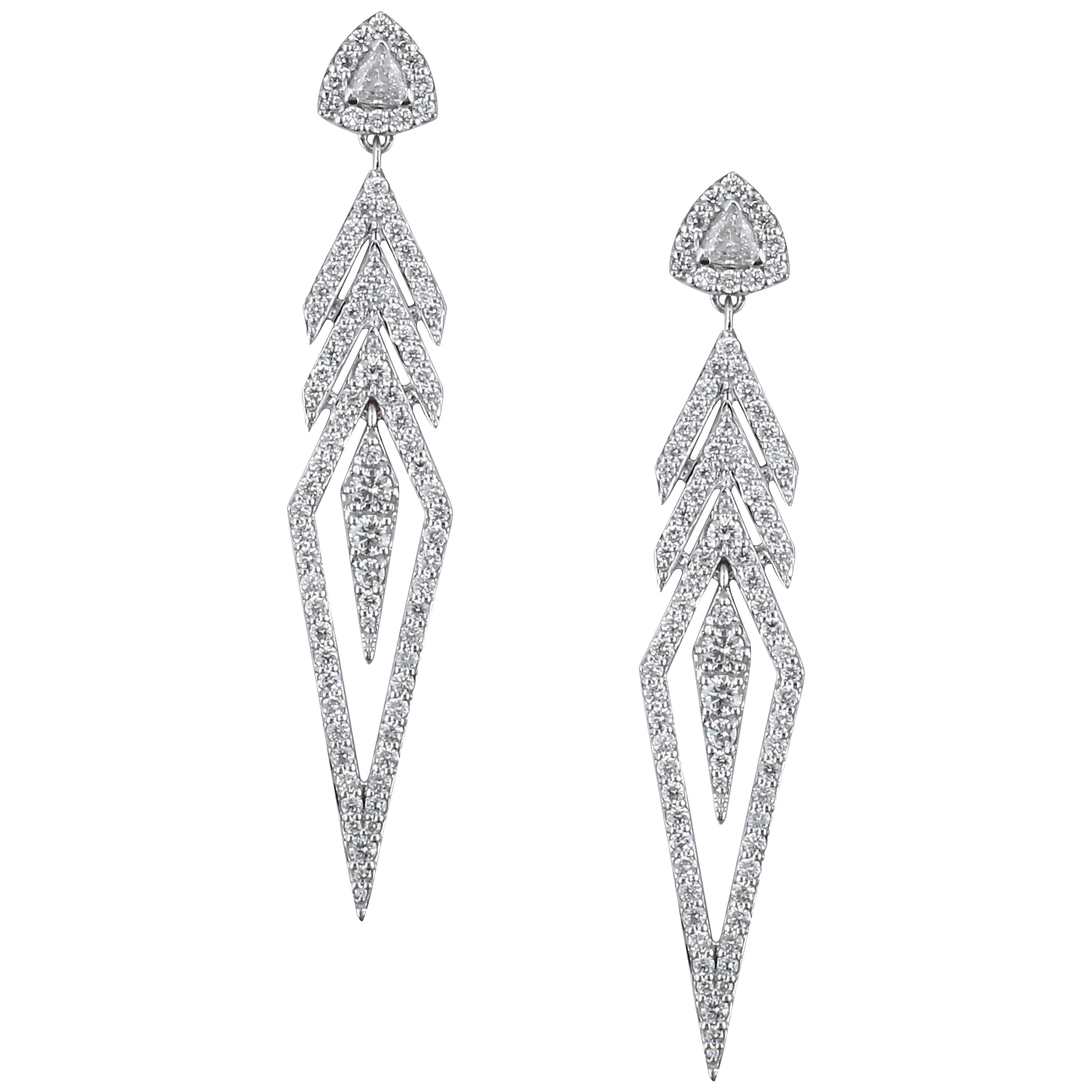 18K White Gold and 2.92 cts Colorless Diamond Arrow Earrings by Alessa Jewelry For Sale