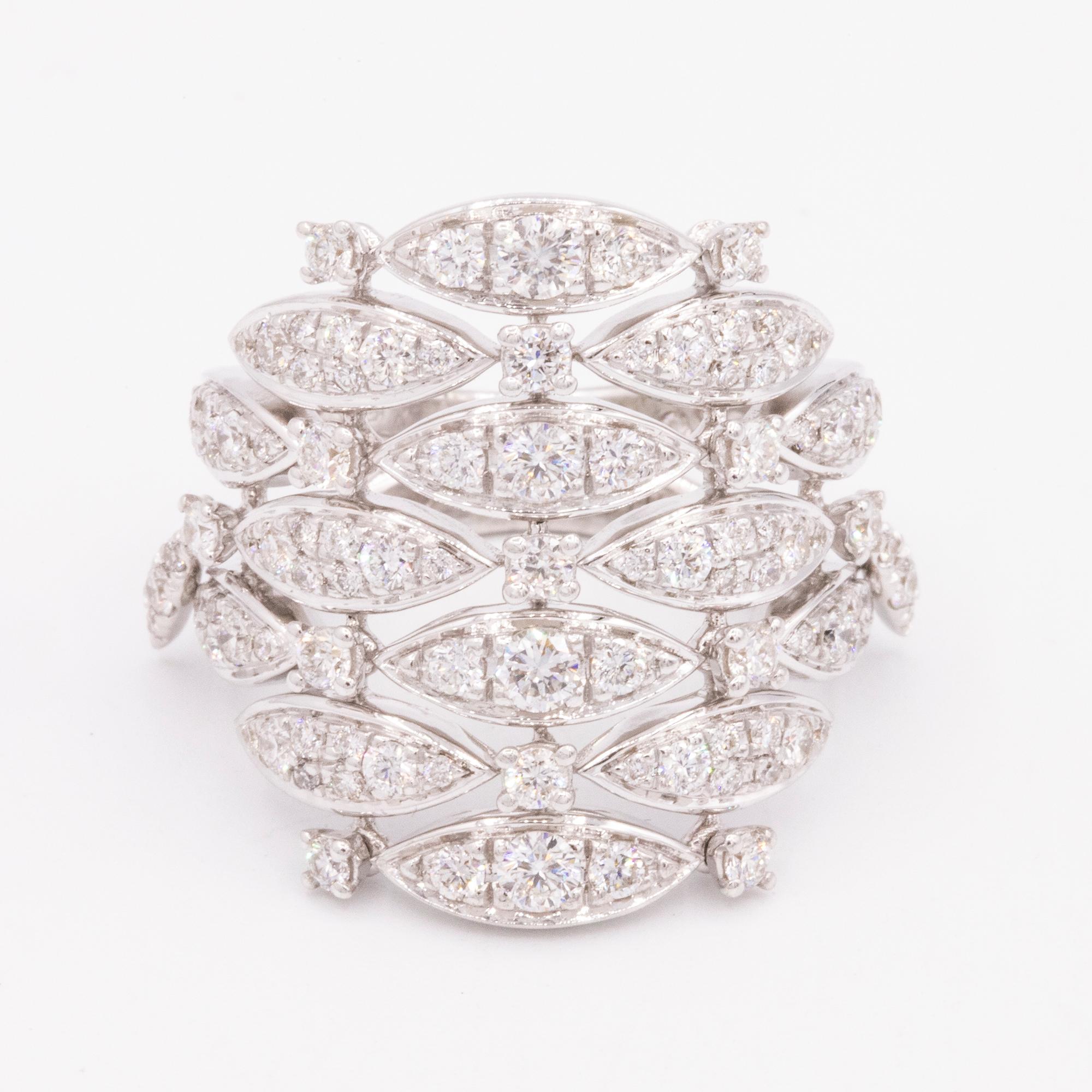 18 Karat Weißgold und 7-reihiger Diamantring für Damen oder Herren im Angebot