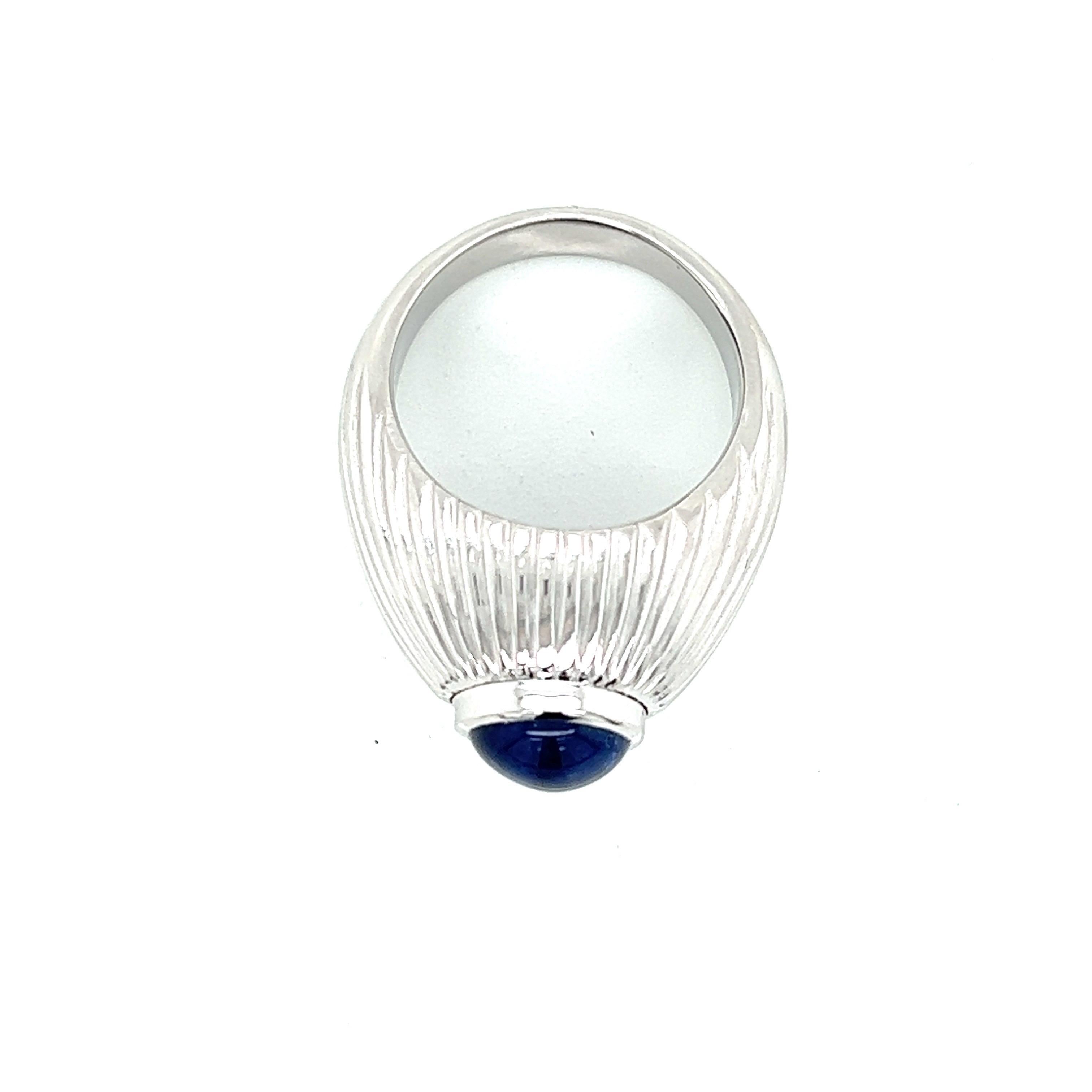 18k White Gold and Approx. 3.5ct Cabochon Sapphire Gents Ring For Sale 1