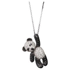 Collier ours en or blanc 18 carats et diamants noirs