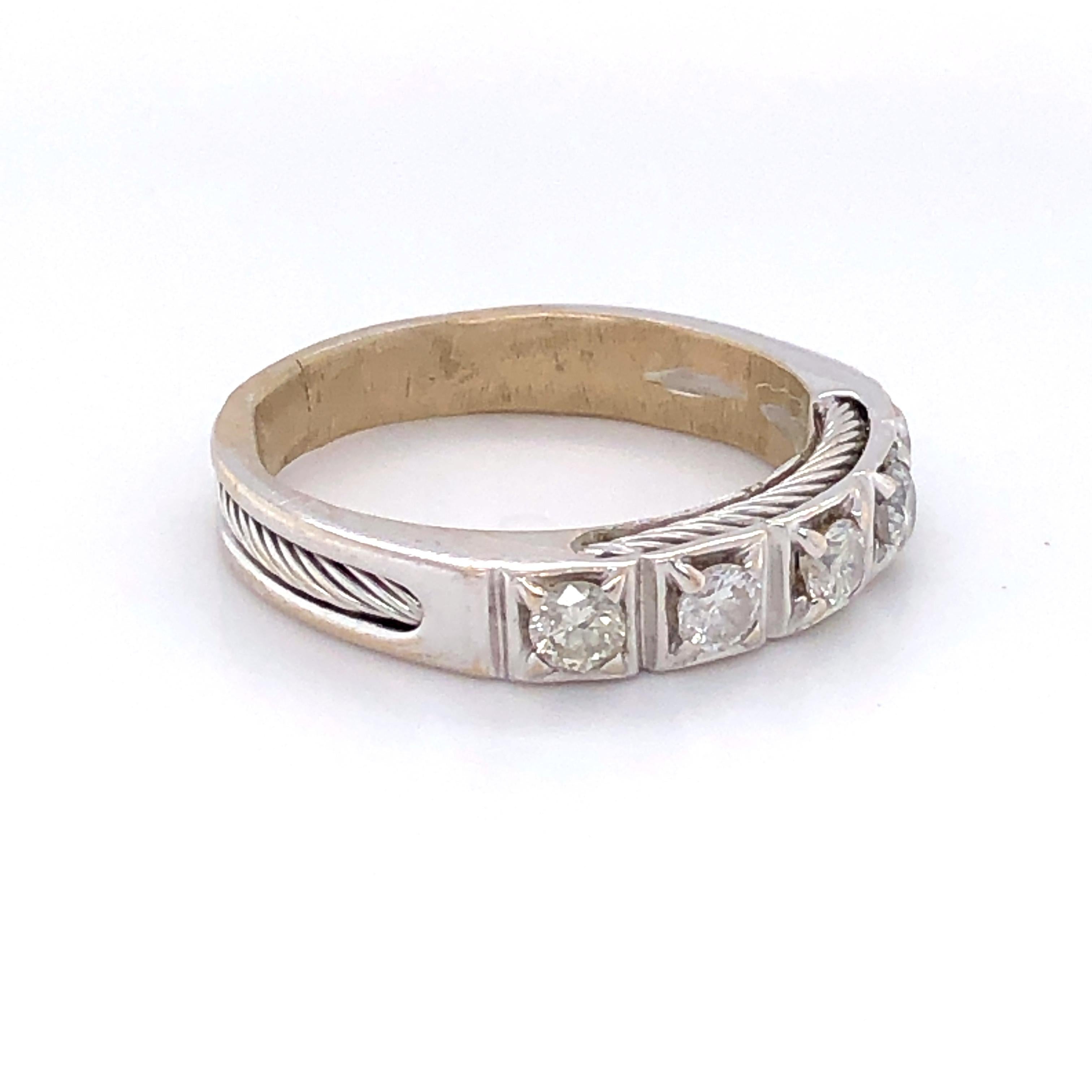 18 Karat White Gold and Diamond Band In New Condition For Sale In new york, NY