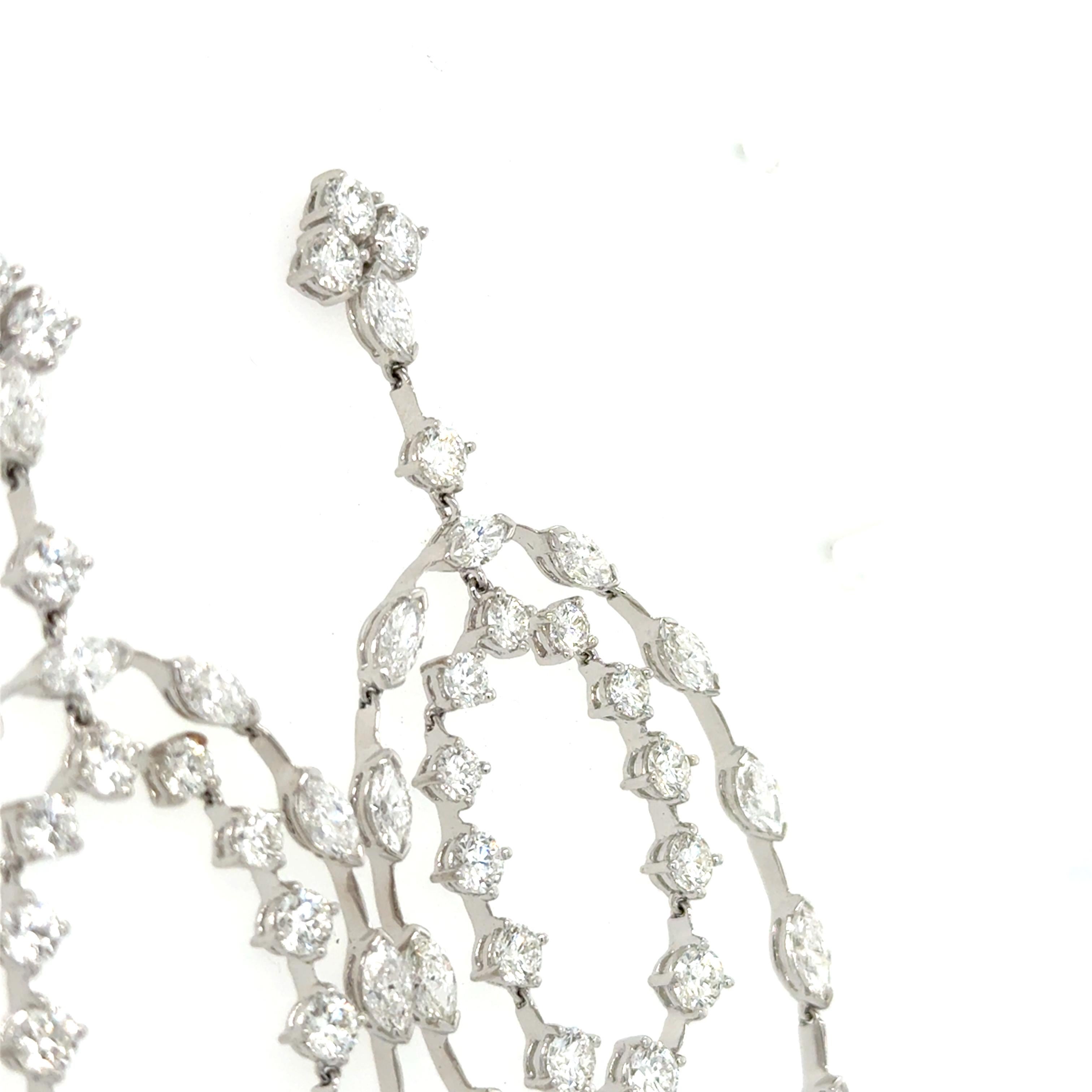 Contemporaneo Orecchini a goccia in oro bianco 18K e diamanti in vendita