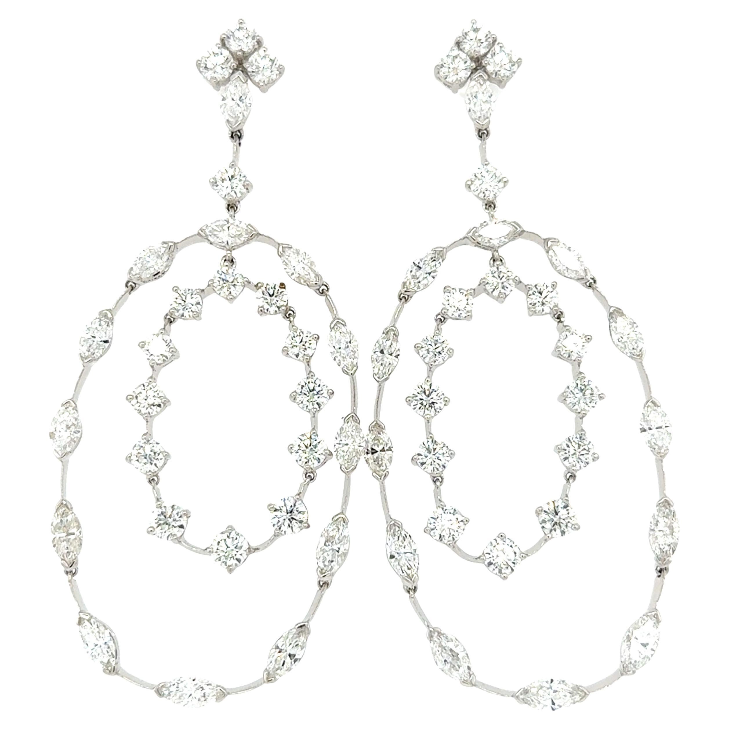 Orecchini a goccia in oro bianco 18K e diamanti