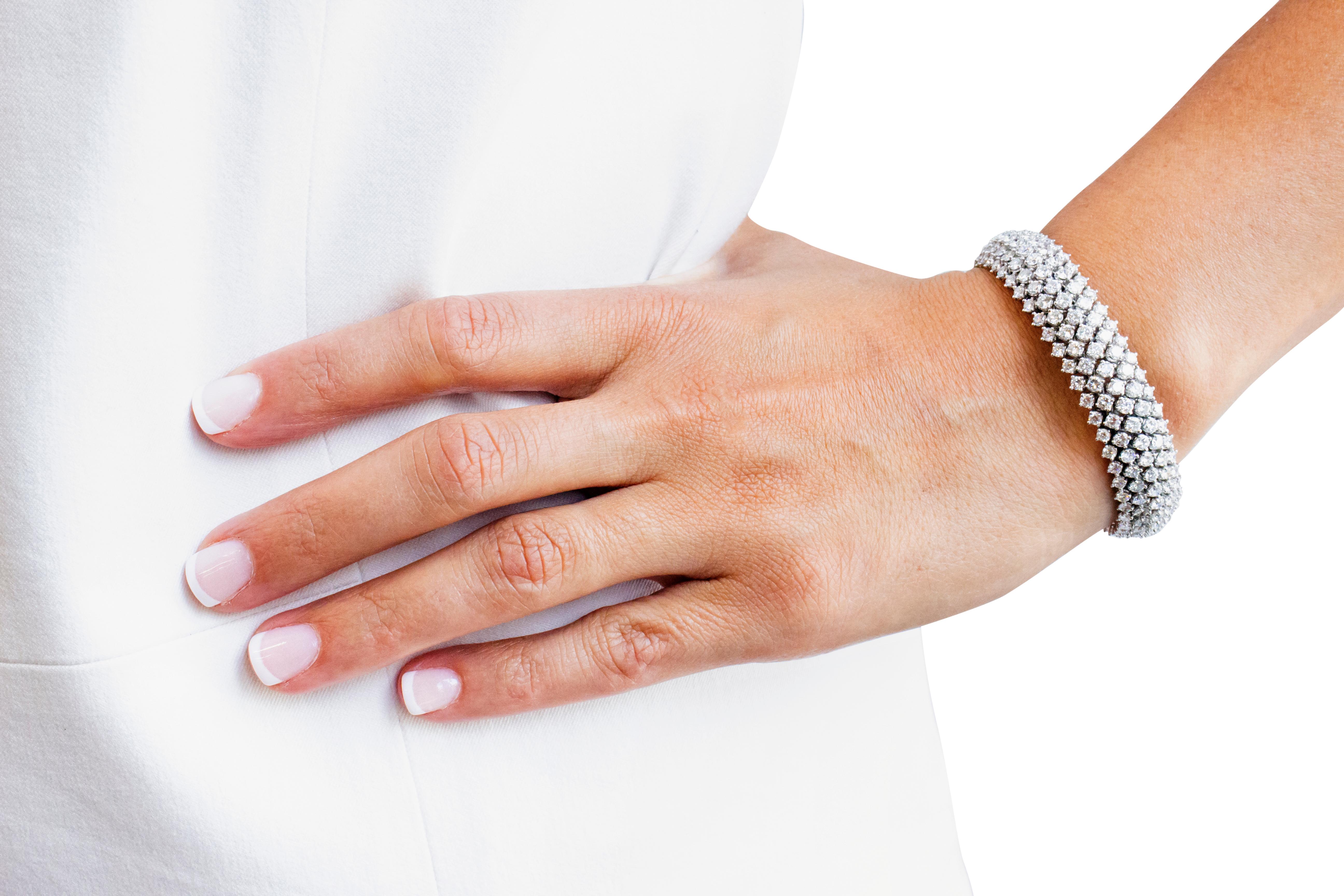 Pulsera de tenis de cinco filas de oro blanco de 18 quilates y diamantes 2