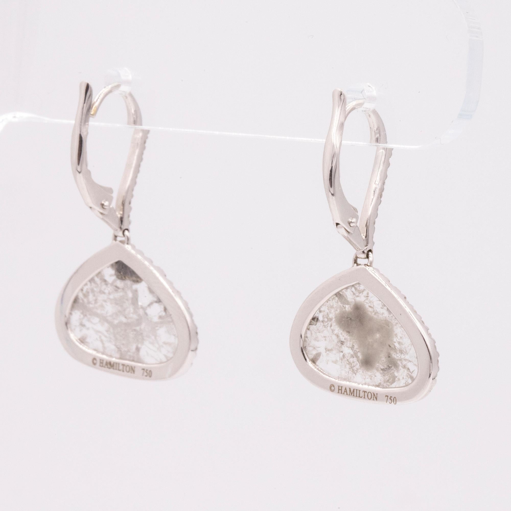 Boucles d'oreilles en goutte en or blanc 18 carats et diamants - Prix de vente d'origine 5 500 $ Neuf - En vente à Princeton, NJ