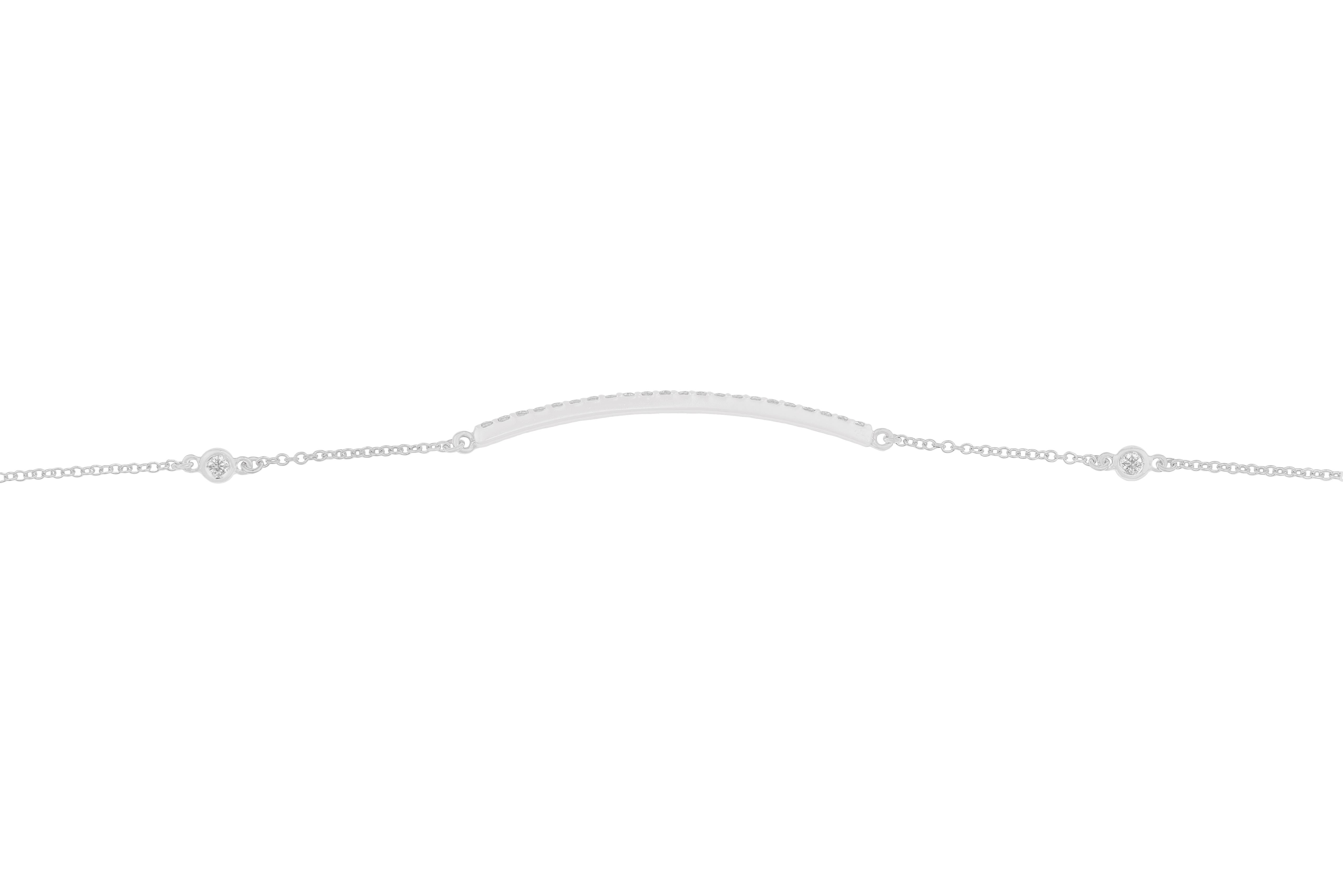 Contemporary 18k White Gold and Diamonds Bracelet   For Sale