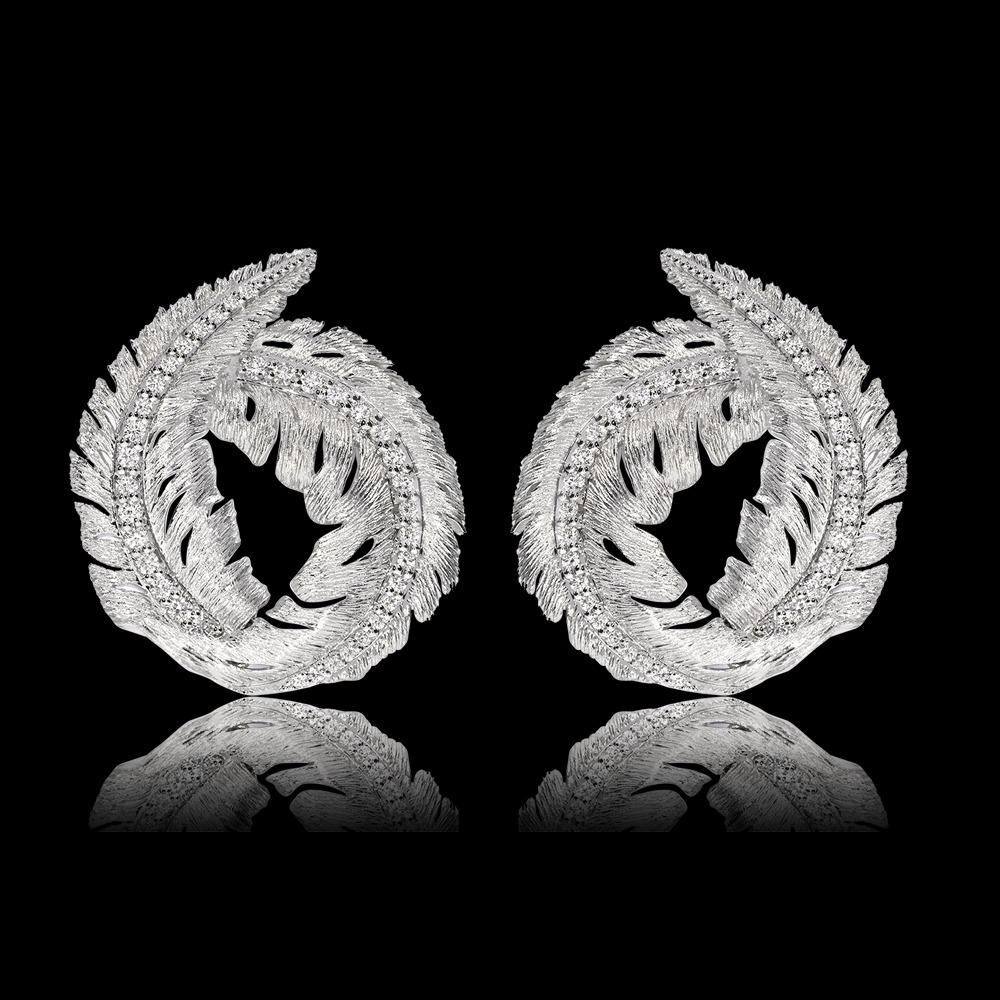 Round Cut 18K White Gold and Diamonds Textured Leaf Earrings For Sale