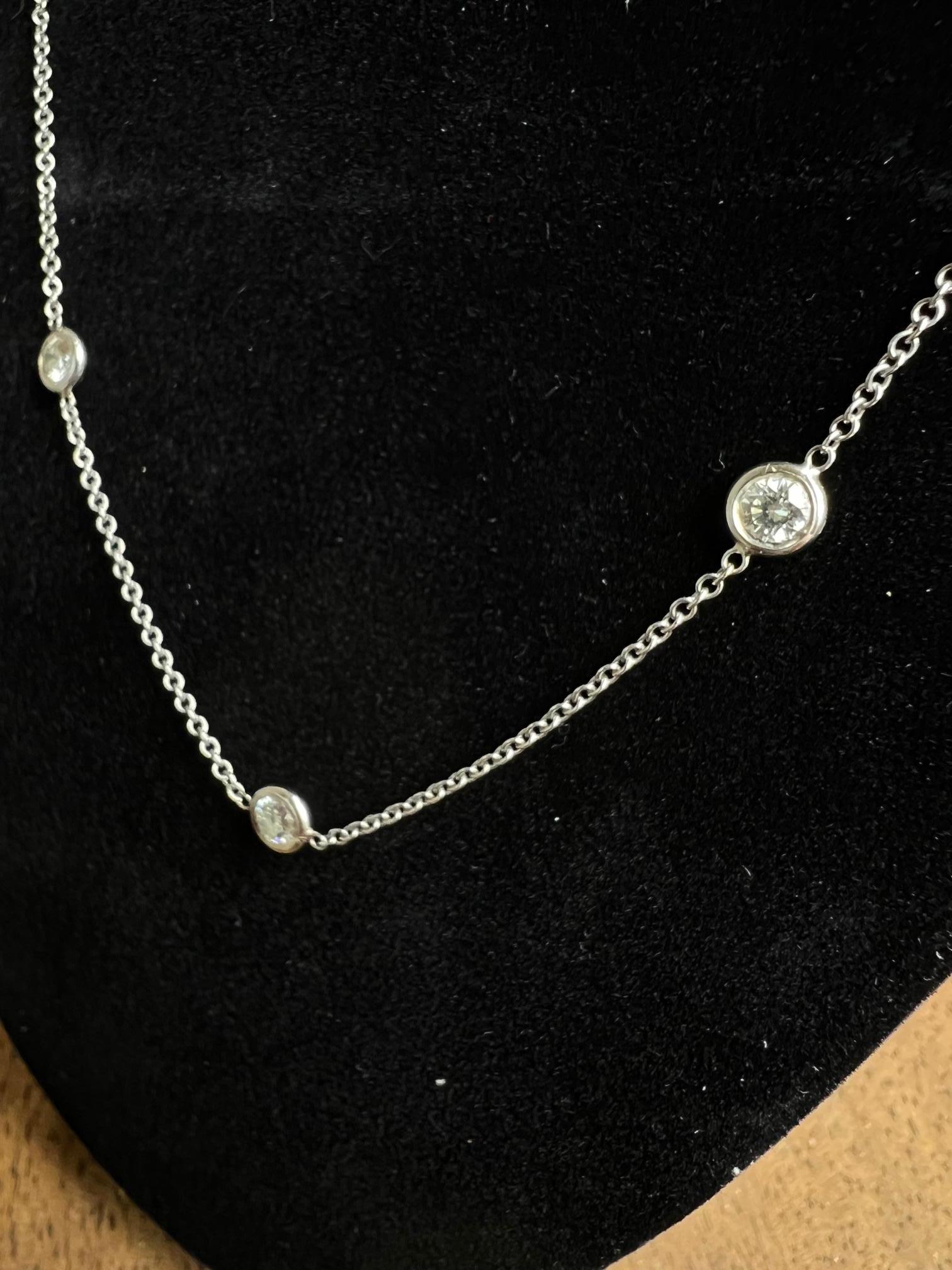 18k White Gold And Fine White Diamond Station Chain Necklace In Excellent Condition For Sale In Boulder, CO