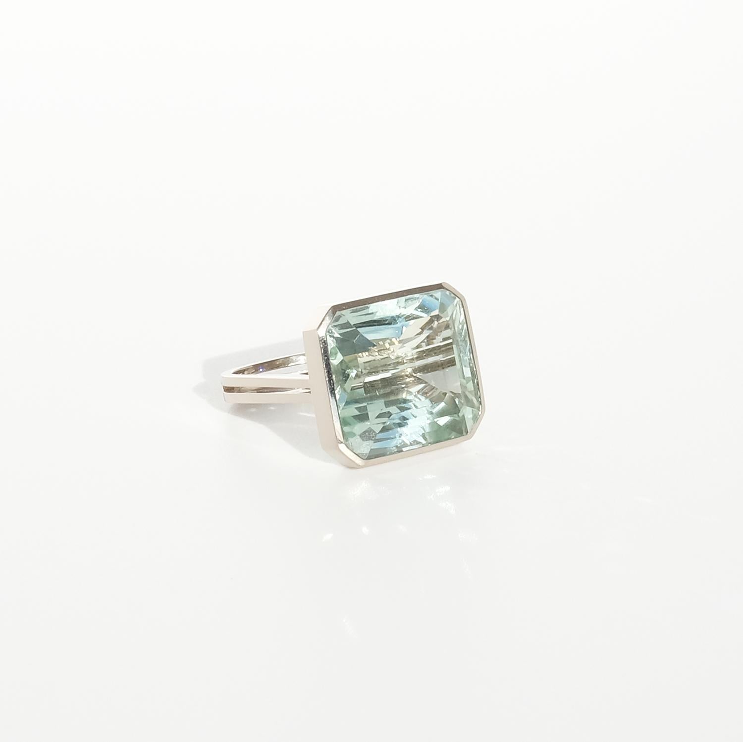 Square Cut 18k White Gold and Green Beryl Ring by Rey Urban, Sweden, Made Year 1980