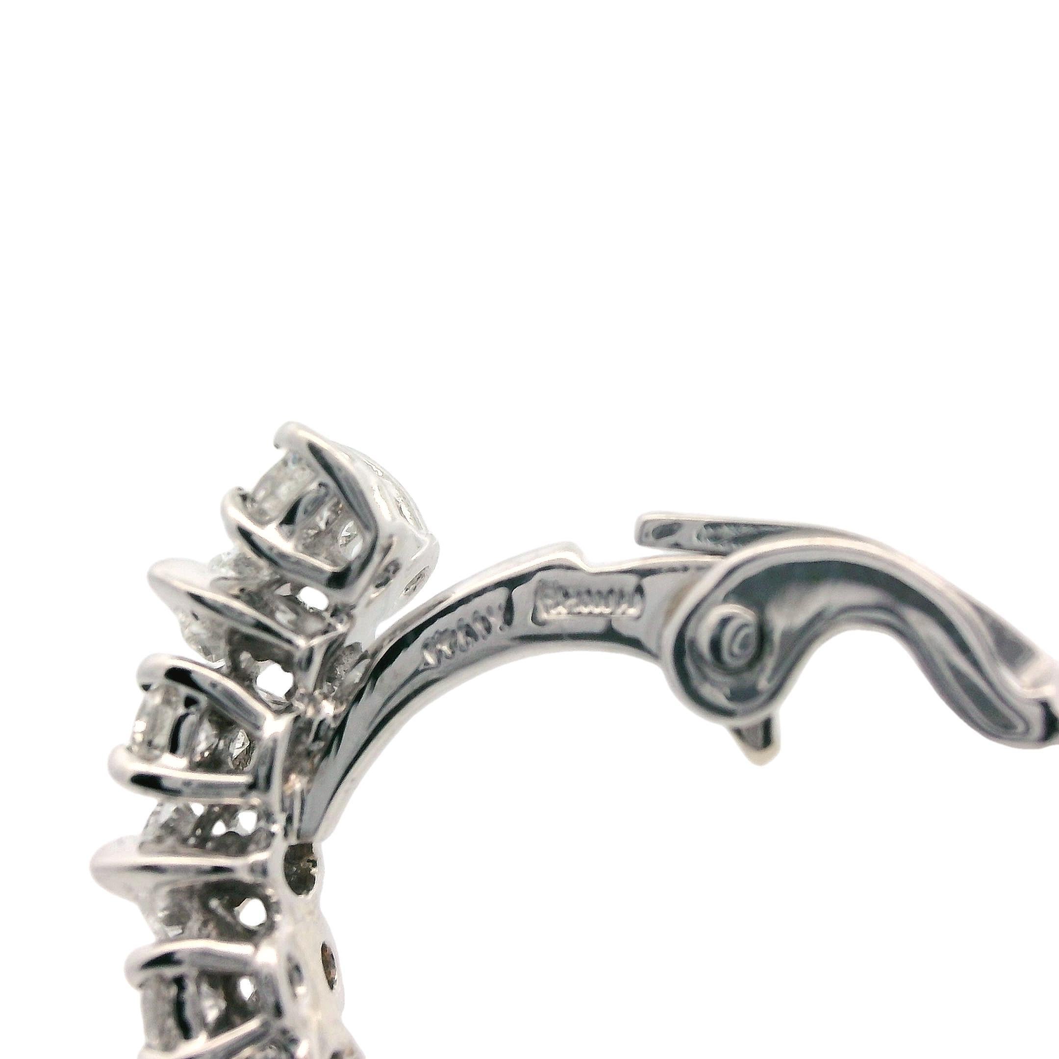 Orecchini in oro bianco 18k e diamanti tondi e marquise da 1,5 carati con semi-cerchio Omega Back in vendita 5