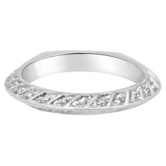 Ehering aus 18-karätigem Weißgold mit rundem Diamanten und Milgrain-Verzierung