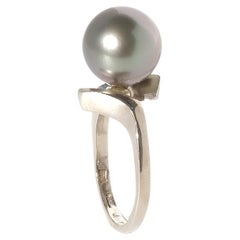 18K White Gold and Thahitian Pearl Ring by Etsuko Minowa Made 2004